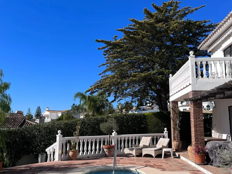 Detached Villa 500m from the Beach: Sun, Privacy and Comfort in Riviera del Sol