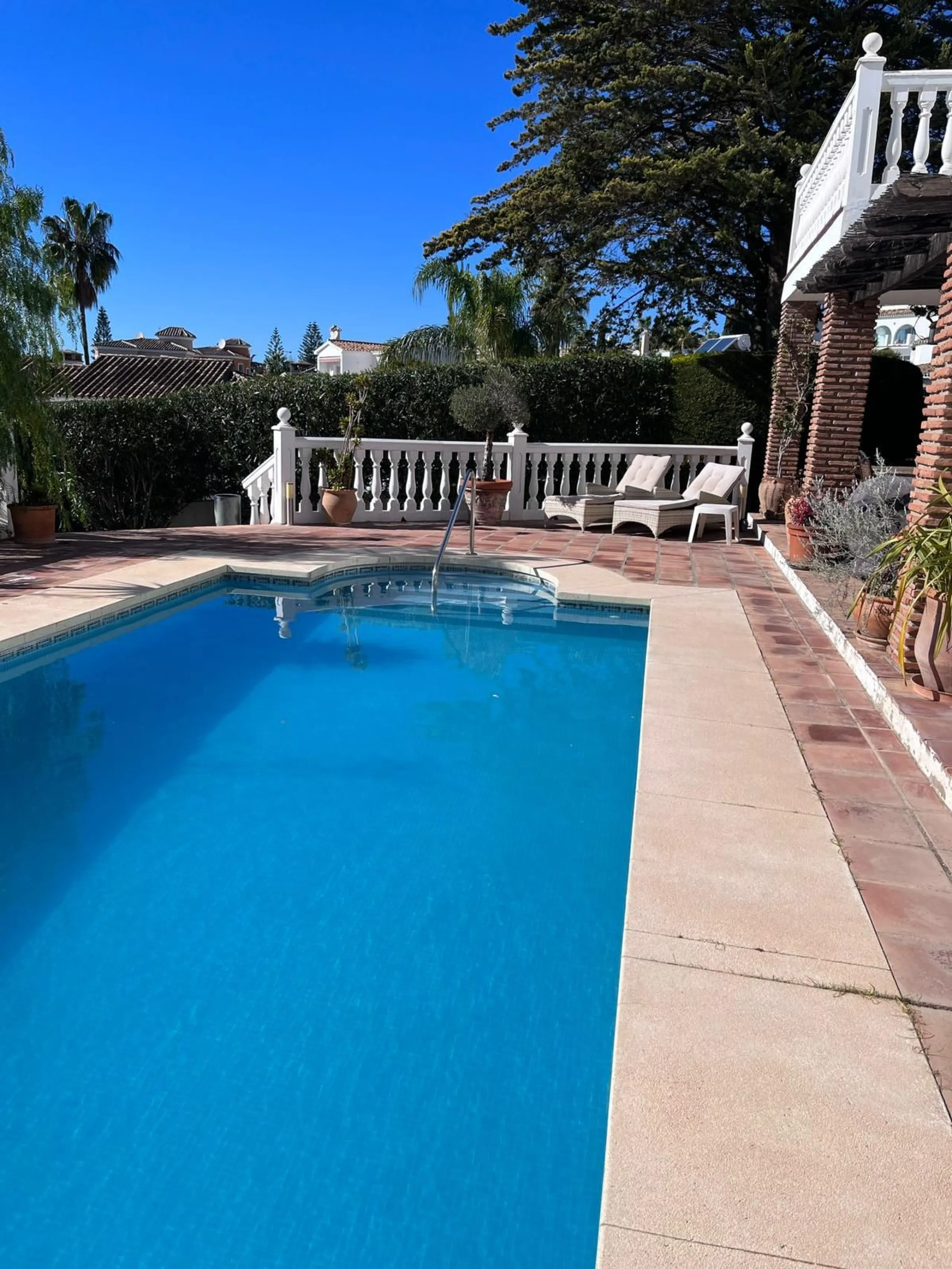 Detached Villa 500m from the Beach: Sun, Privacy and Comfort in Riviera del Sol