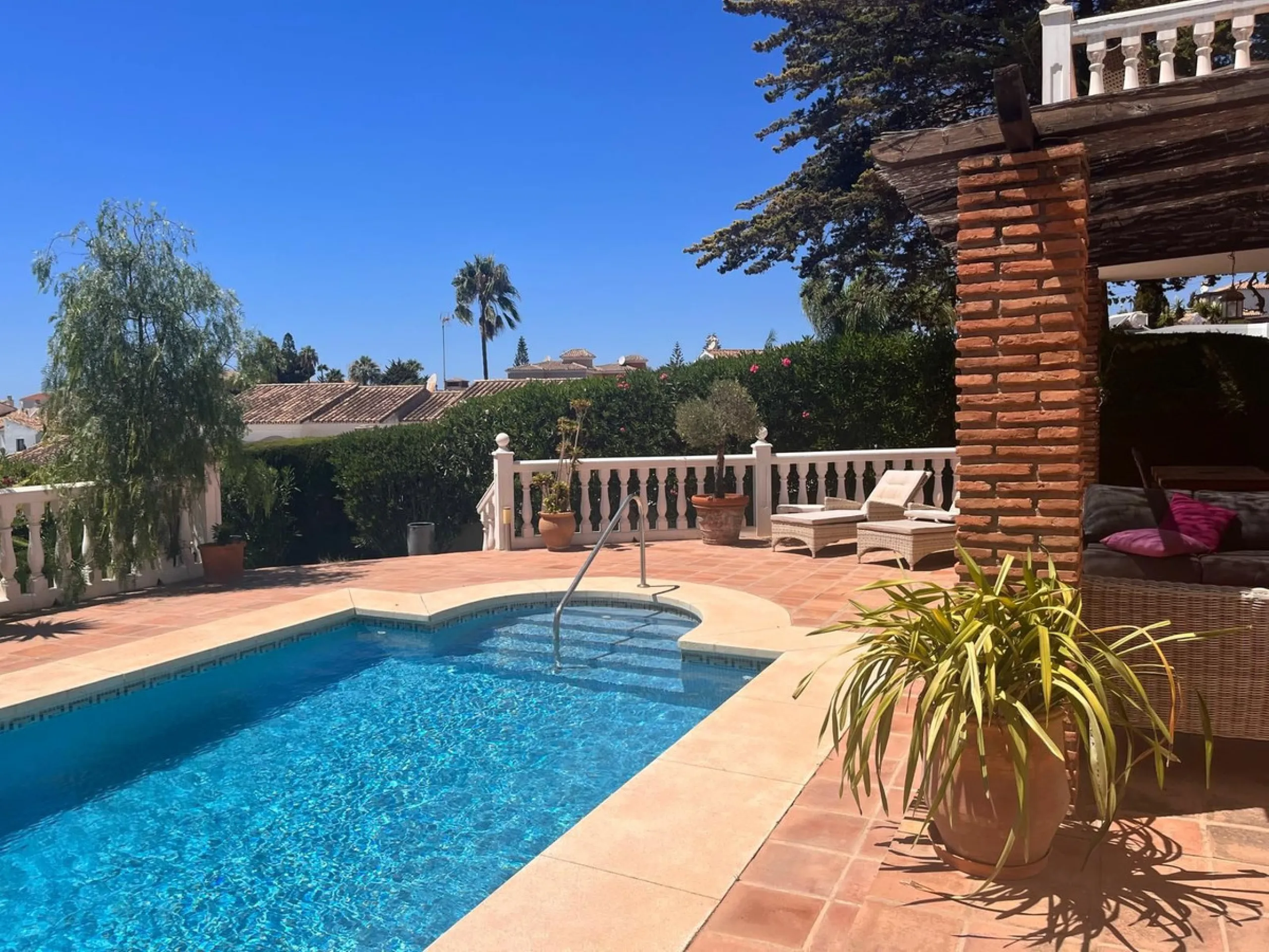 Detached Villa 500m from the Beach: Sun, Privacy and Comfort in Riviera del Sol