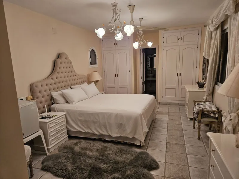 Detached Villa 500m from the Beach: Sun, Privacy and Comfort in Riviera del Sol