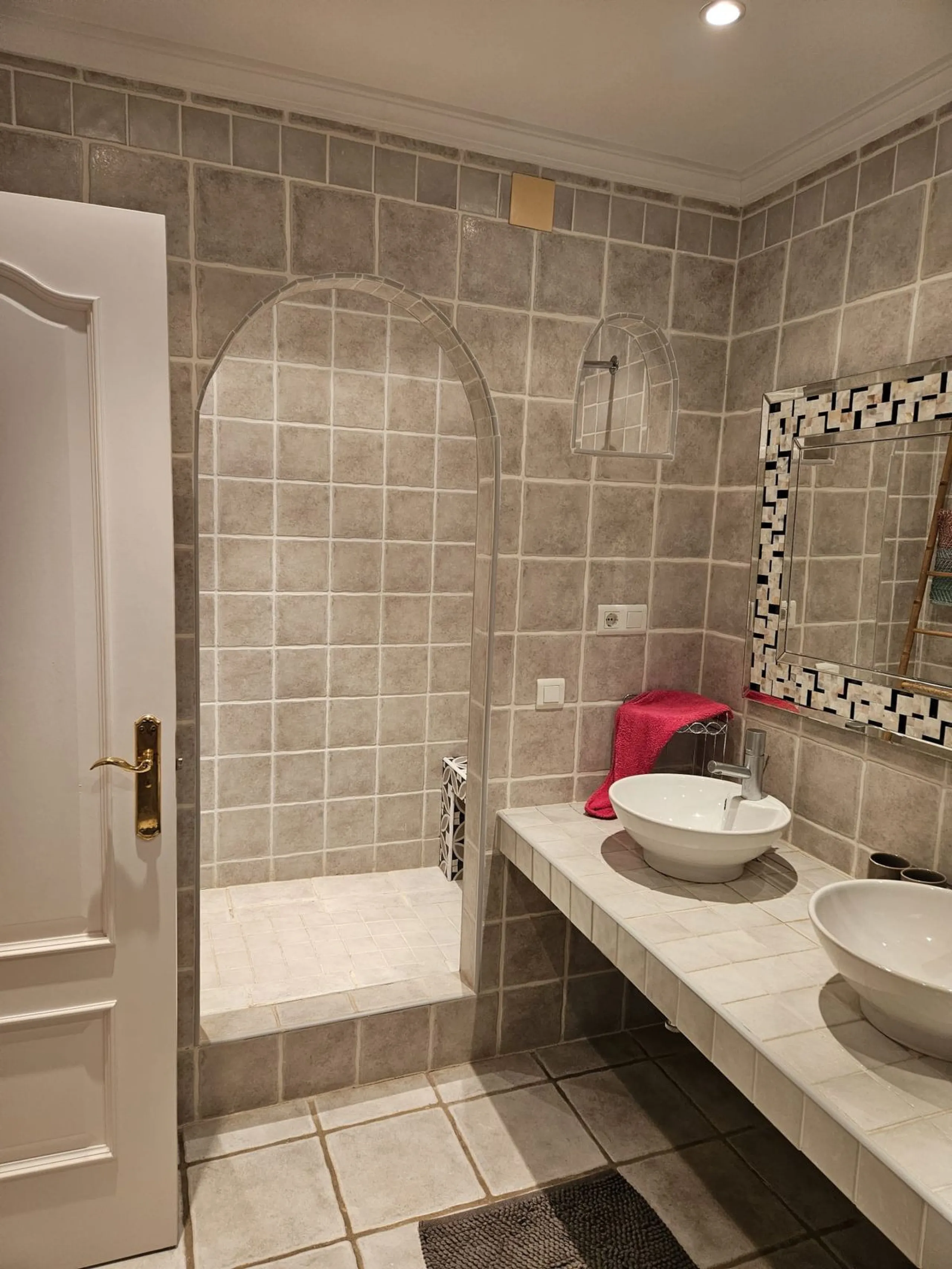 Detached Villa 500m from the Beach: Sun, Privacy and Comfort in Riviera del Sol