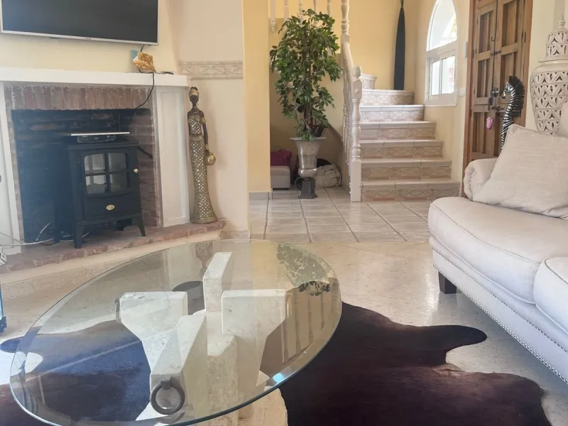 Detached Villa 500m from the Beach: Sun, Privacy and Comfort in Riviera del Sol