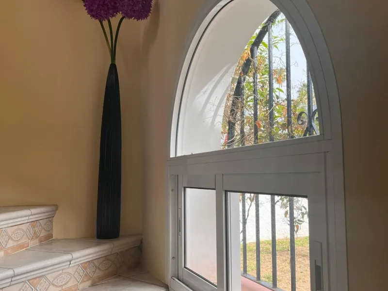Detached Villa 500m from the Beach: Sun, Privacy and Comfort in Riviera del Sol