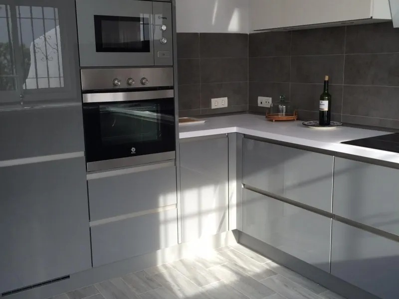 Detached Villa 500m from the Beach: Sun, Privacy and Comfort in Riviera del Sol