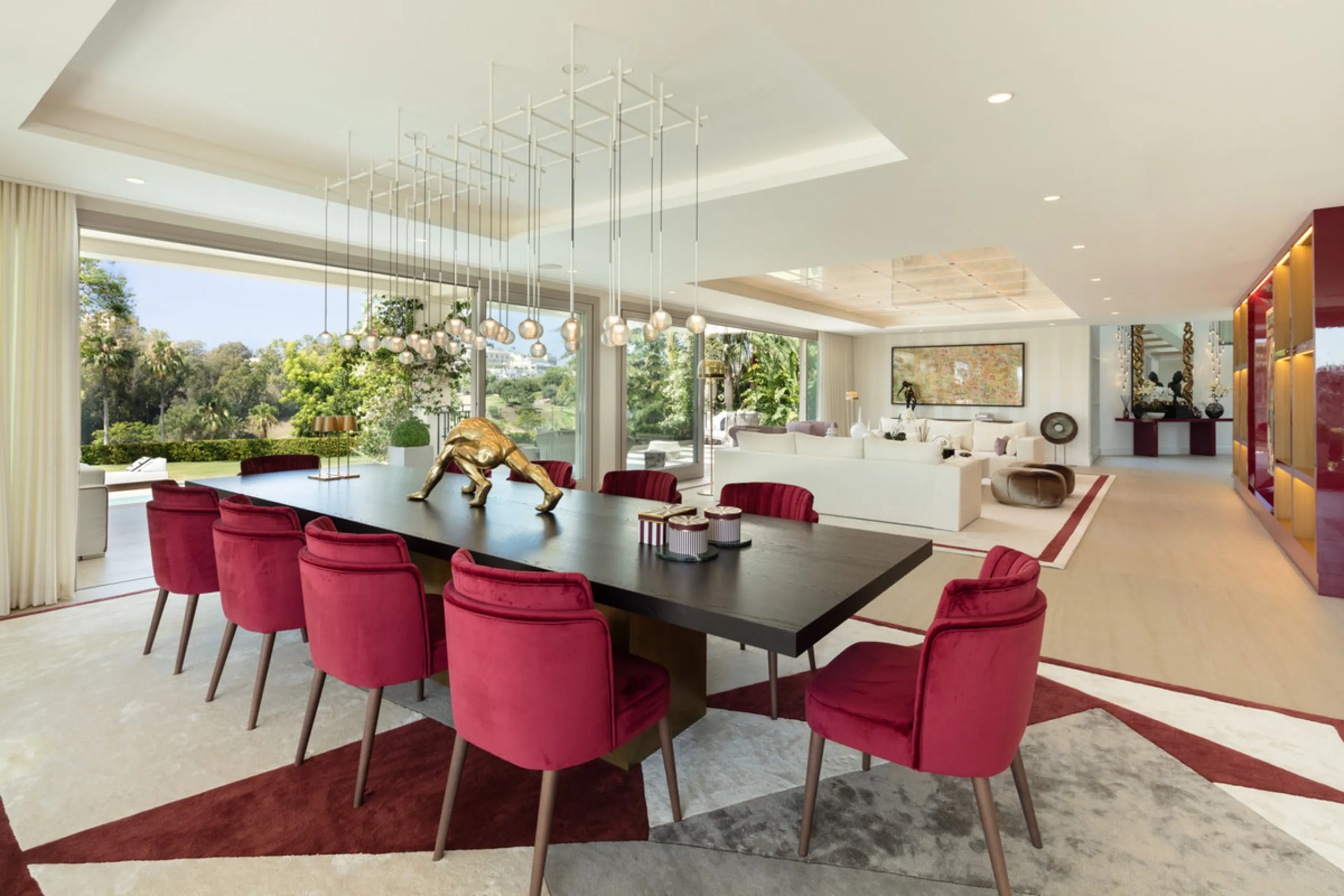 Beautiful villa located in a private oasis in the luxurious Aloha area of Marbella's Golf Valley. This magnificent property sits in a prestigious gated community and boasts an enviable front-line position overlooking Aloha Golf Course. The villa comprises