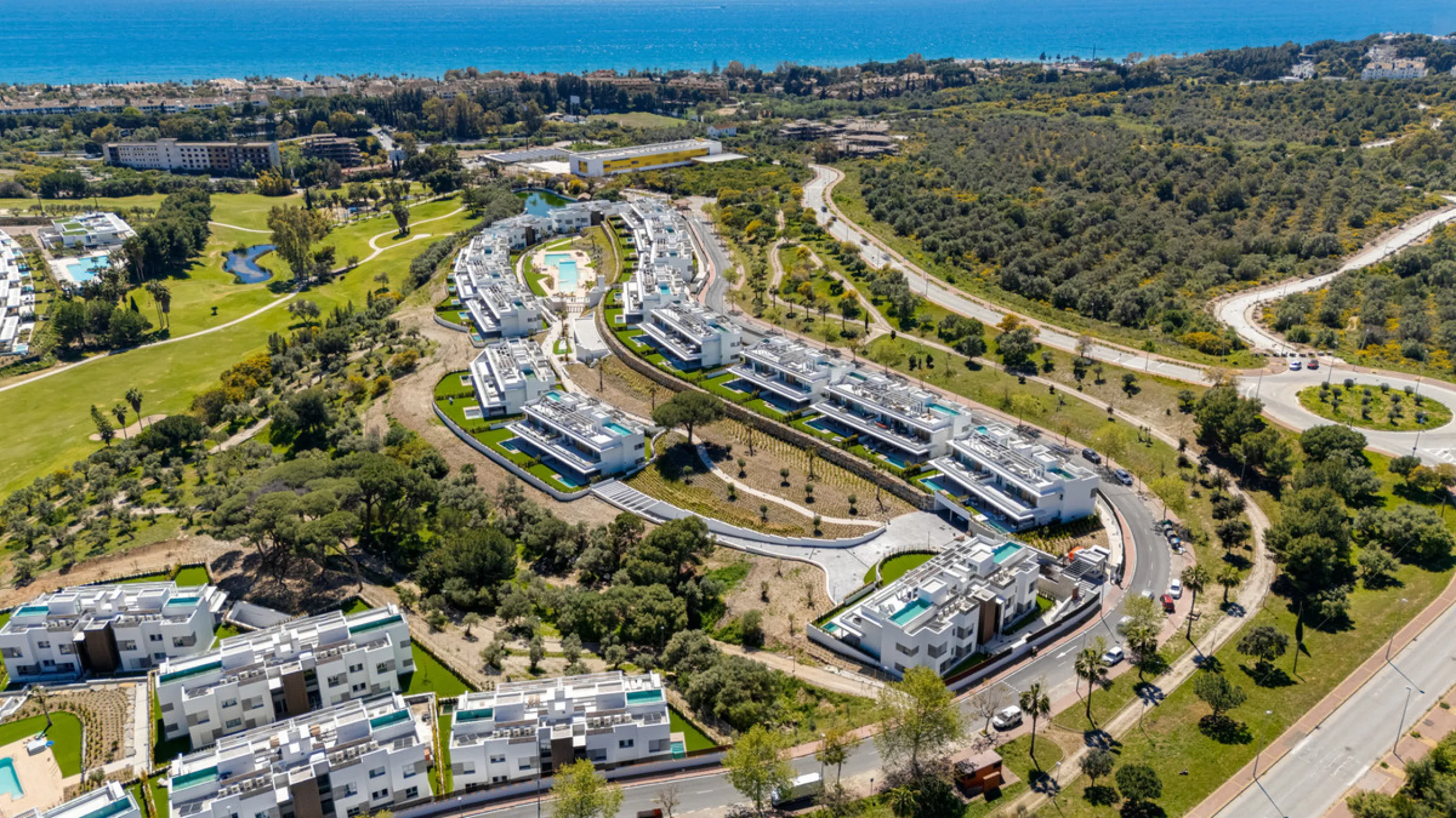 This magnificent ground-floor duplex apartment is located in Santa Clara, Marbella East, perfectly positioned close to the hospital, shops, golf courses, schools, and the beach. The property seamlessly blends indoor and outdoor living, featuring a private