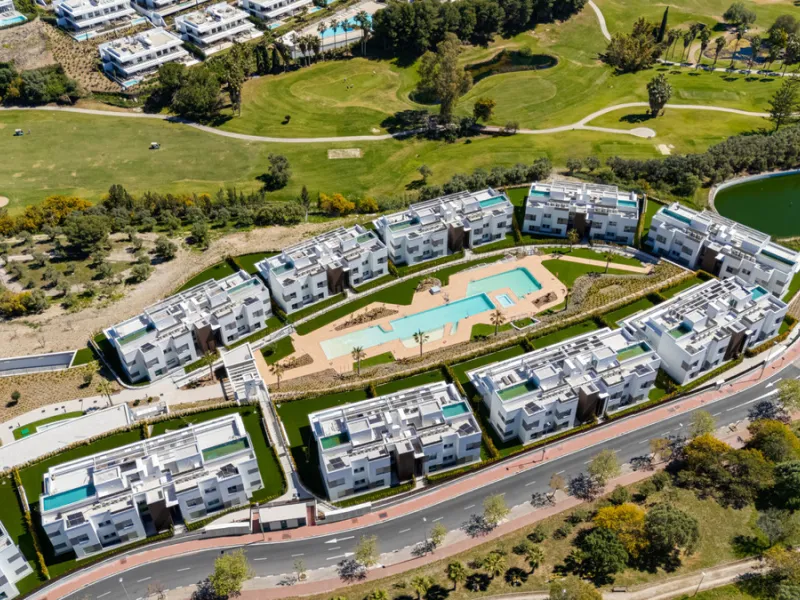 This magnificent ground-floor duplex apartment is located in Santa Clara, Marbella East, perfectly positioned close to the hospital, shops, golf courses, schools, and the beach. The property seamlessly blends indoor and outdoor living, featuring a private