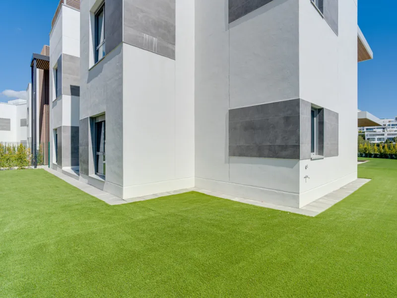 This magnificent ground-floor duplex apartment is located in Santa Clara, Marbella East, perfectly positioned close to the hospital, shops, golf courses, schools, and the beach. The property seamlessly blends indoor and outdoor living, featuring a private
