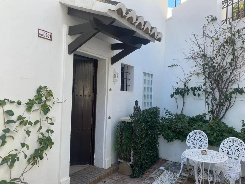 Charming apartment for sale in Altos de los Monteros, Marbella, located in a peaceful residential complex surrounded by nature, offering a privileged setting with beautiful sea and mountain views.