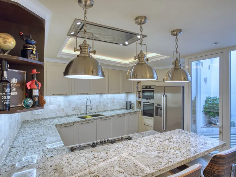 Elegant house in the heart of Marbella, next to the old town and just 1 minute walk from the promenade and the beaches of the city centre.