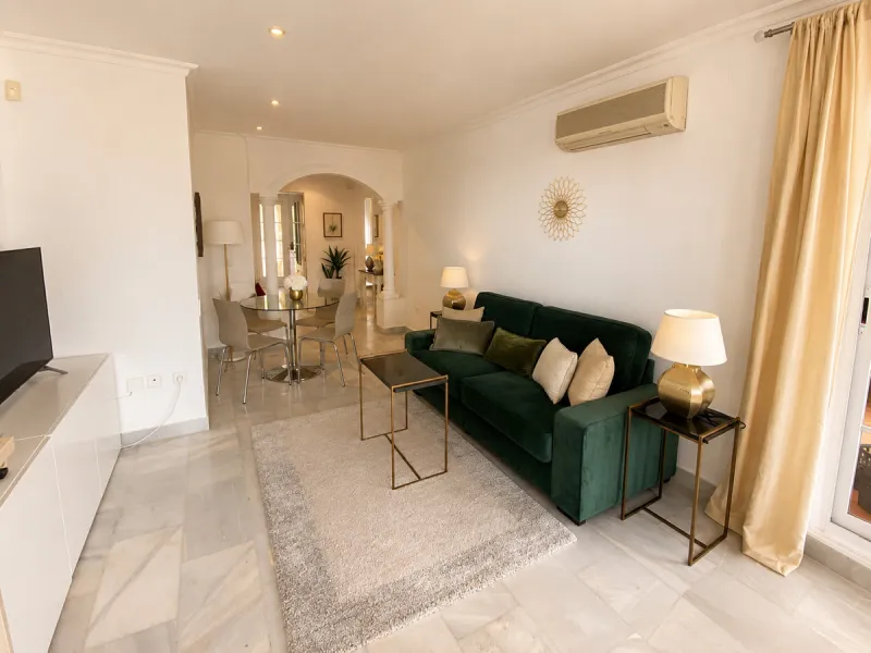 Apartment - Middle Floor Apartment в продаже в Marbella, Málaga. В доме 2 спален и 2 ванных комнат. Площадь дома 83 м²