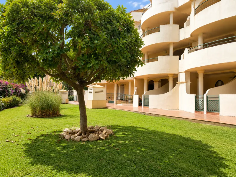 Apartment - Middle Floor Apartment в продаже в Marbella, Málaga. В доме 2 спален и 2 ванных комнат. Площадь дома 83 м²