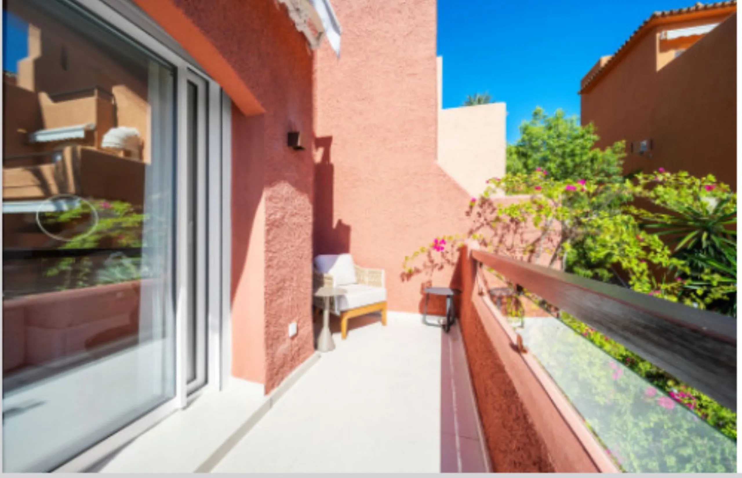 TURNKEY LUXURY 3-BEDROOM TOWN HOUSE IN EL PALMERAL, NUEVA