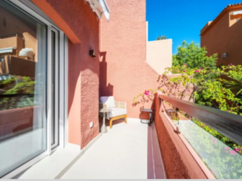TURNKEY LUXURY 3-BEDROOM TOWN HOUSE IN EL PALMERAL, NUEVA