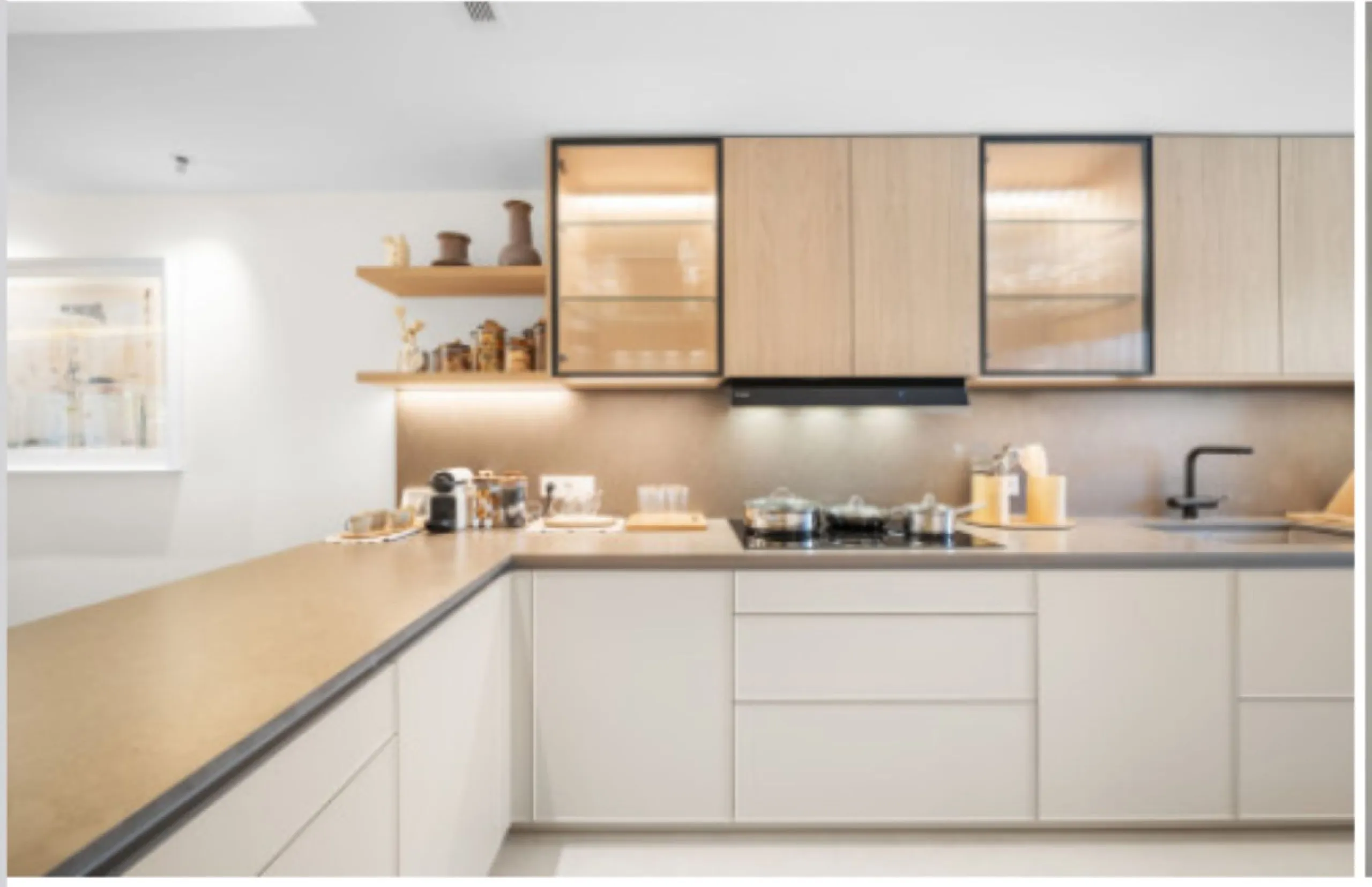 TURNKEY LUXURY 3-BEDROOM TOWN HOUSE IN EL PALMERAL, NUEVA