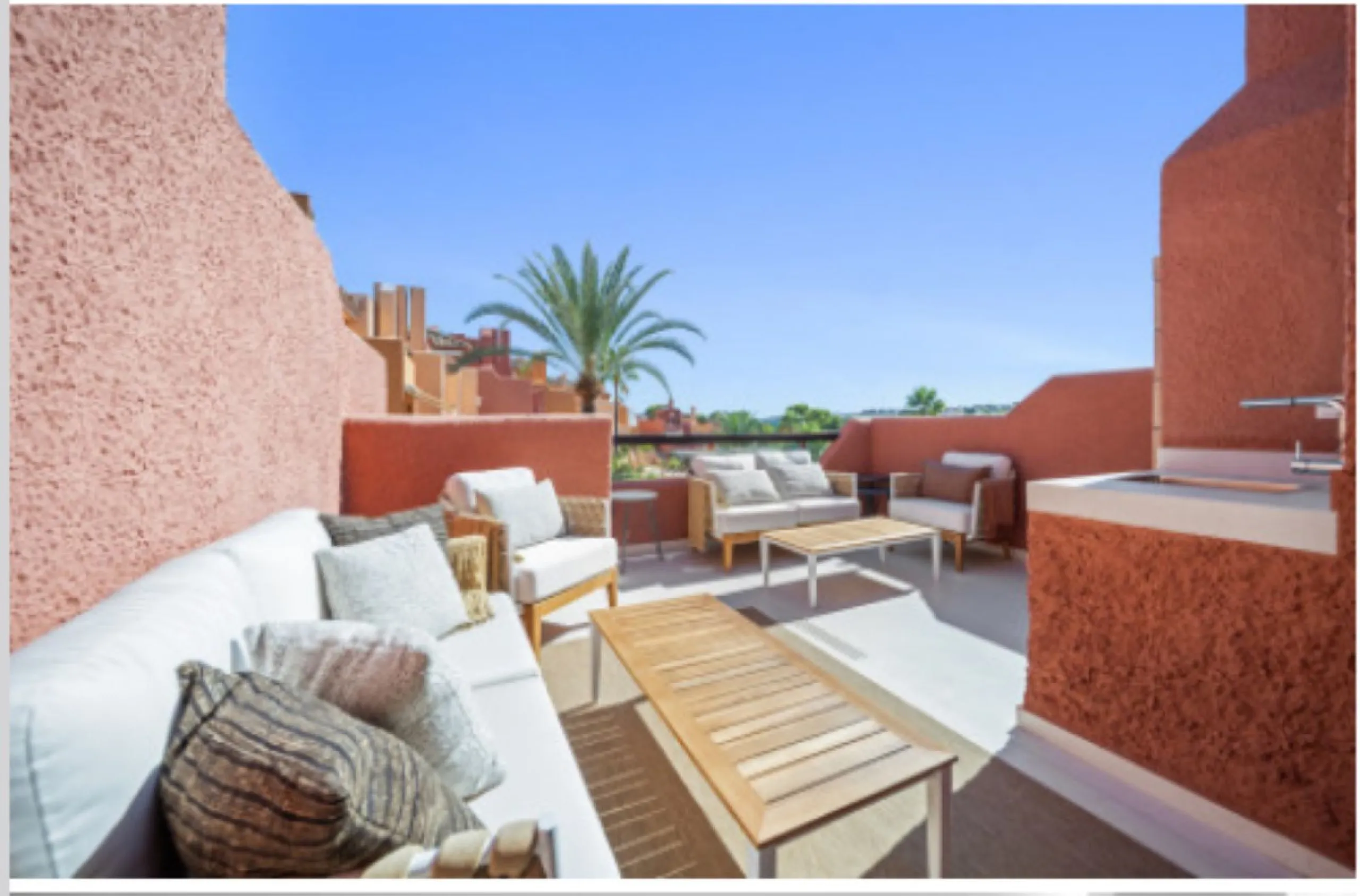 TURNKEY LUXURY 3-BEDROOM TOWN HOUSE IN EL PALMERAL, NUEVA