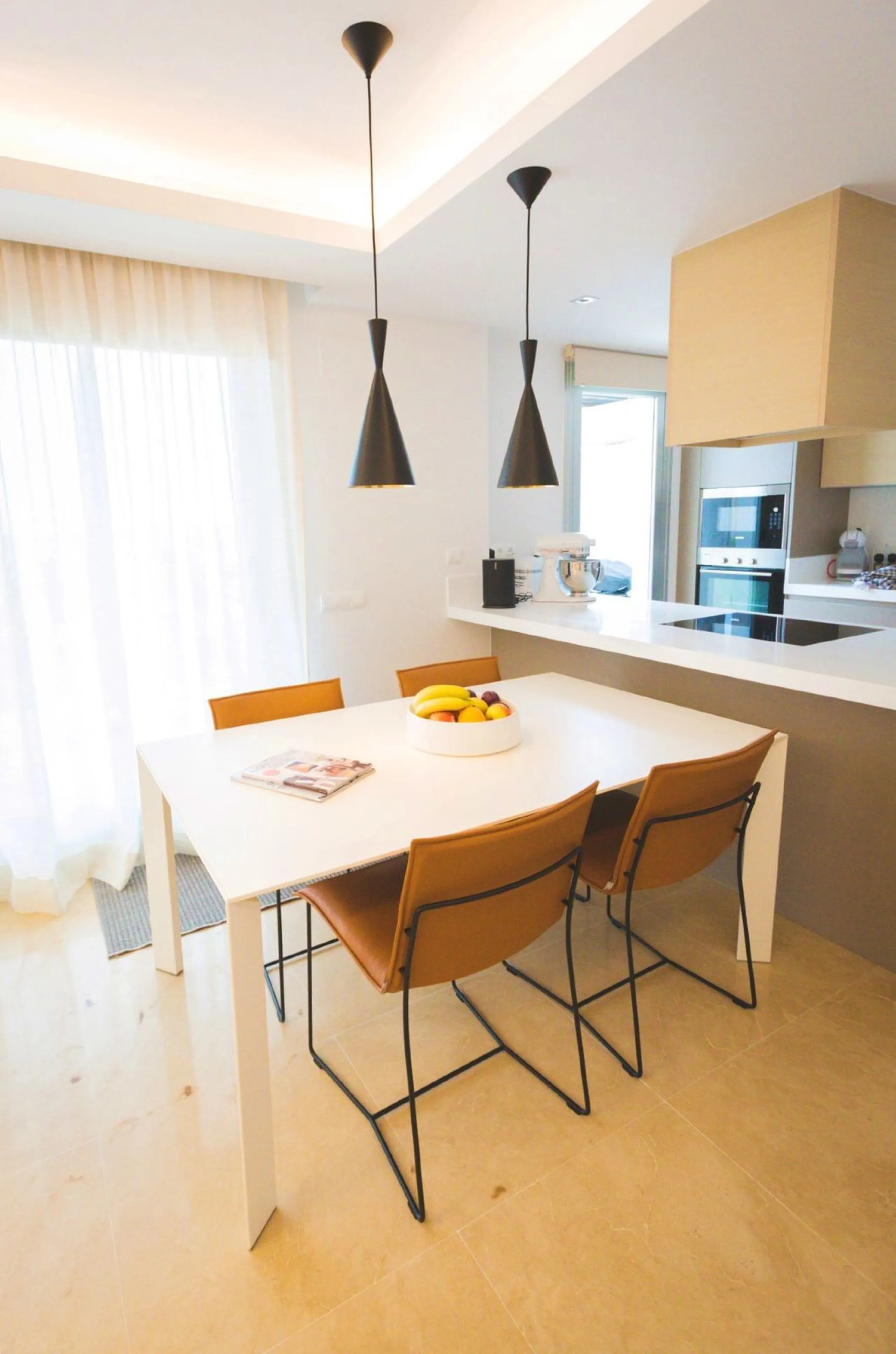 Modern-style apartment located on the beachfront, offering stunning sea views from which to enjoy spectacular sunrises, situated in the magnificent Horizon Beach development and built by the prestigious developer Taylor Wimpey, renowned for its contempora