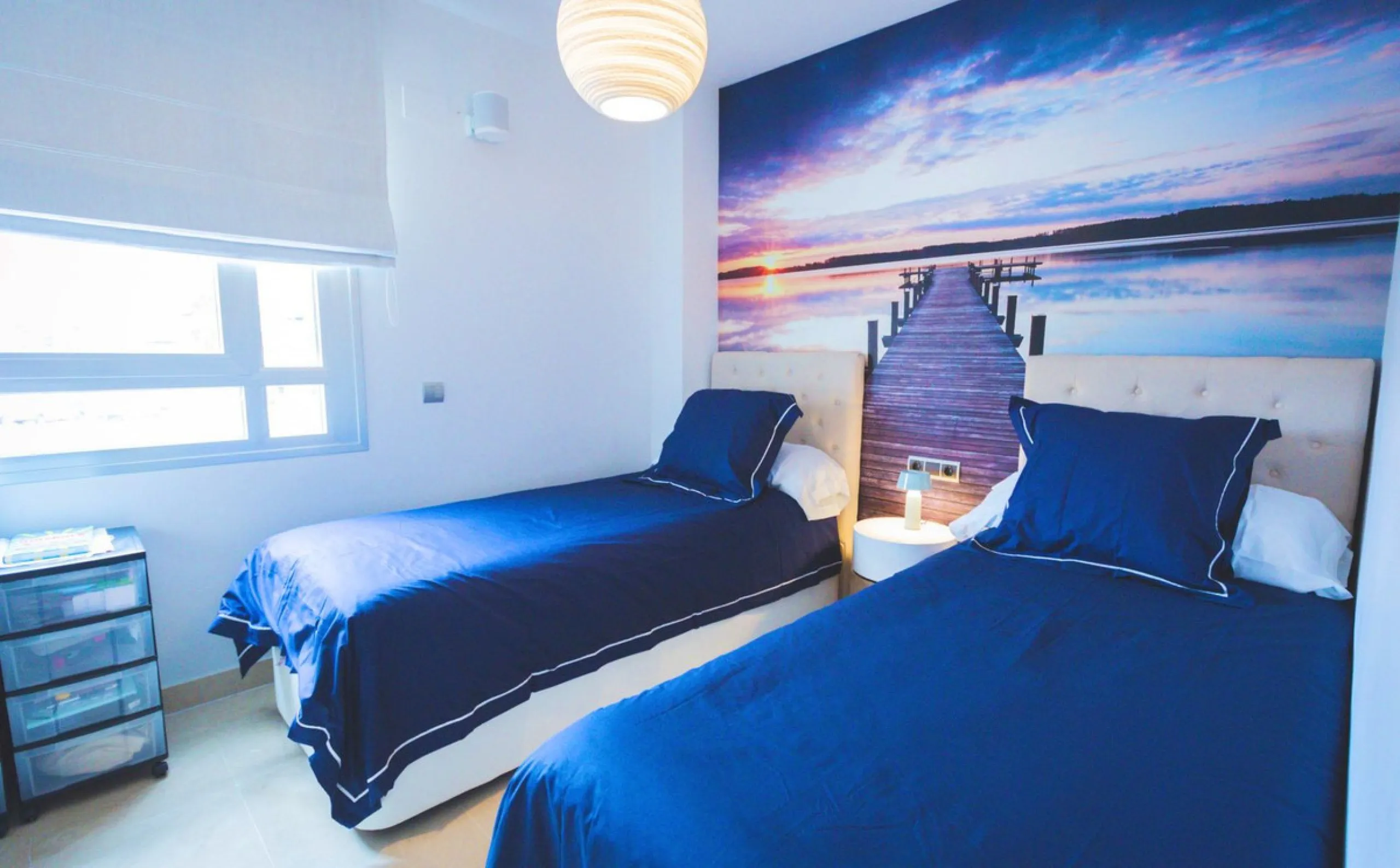 Modern-style apartment located on the beachfront, offering stunning sea views from which to enjoy spectacular sunrises, situated in the magnificent Horizon Beach development and built by the prestigious developer Taylor Wimpey, renowned for its contempora