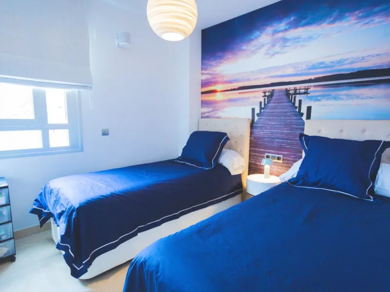 Modern-style apartment located on the beachfront, offering stunning sea views from which to enjoy spectacular sunrises, situated in the magnificent Horizon Beach development and built by the prestigious developer Taylor Wimpey, renowned for its contempora