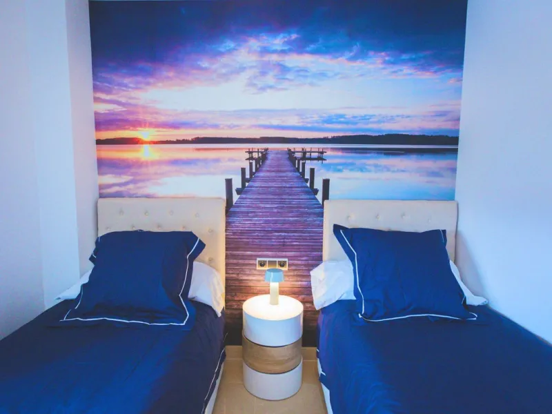Modern-style apartment located on the beachfront, offering stunning sea views from which to enjoy spectacular sunrises, situated in the magnificent Horizon Beach development and built by the prestigious developer Taylor Wimpey, renowned for its contempora