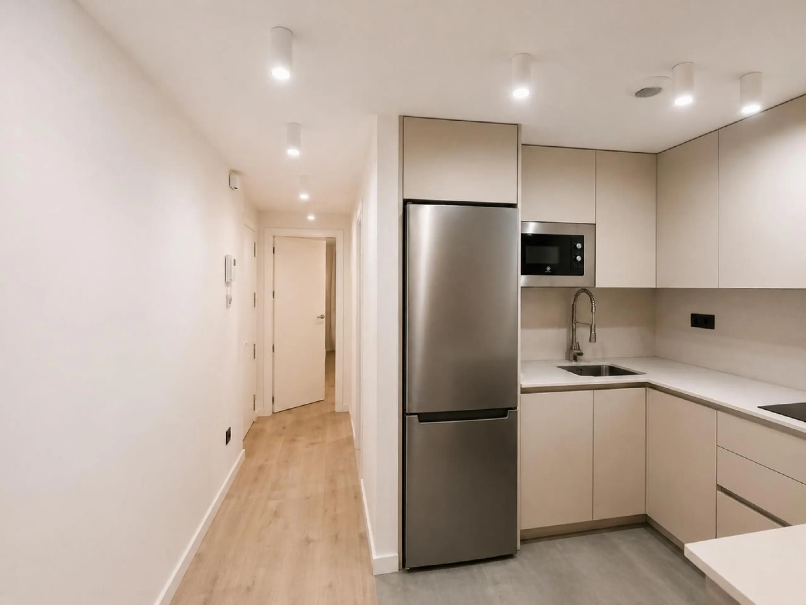 Modern 1-Bedroom Apartment Near Málaga Centro