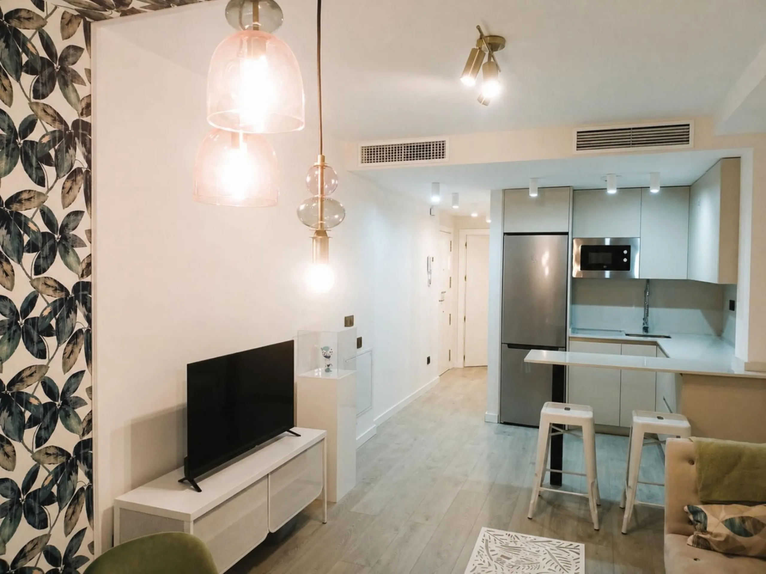Modern 1-Bedroom Apartment Near Málaga Centro