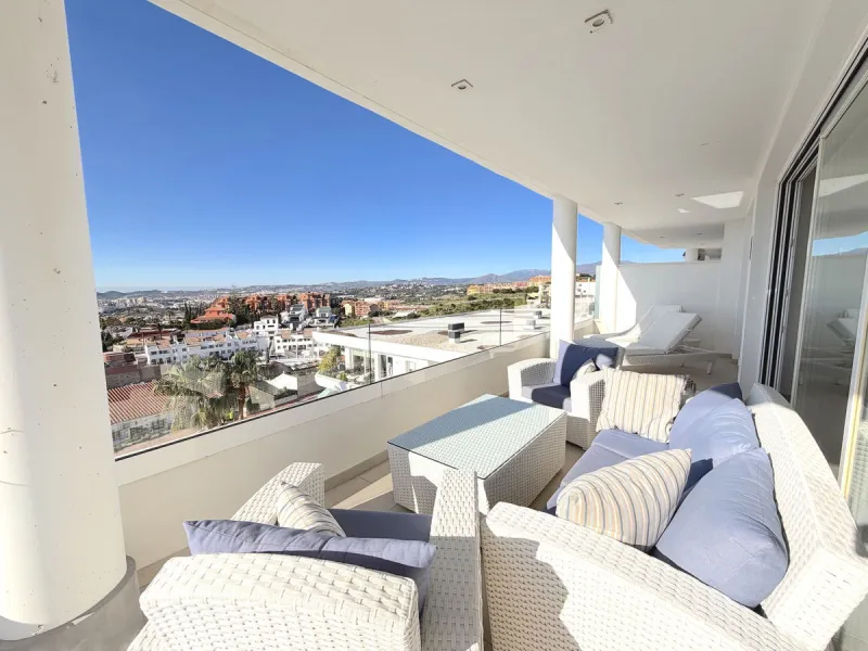 Modern Corner Apartment with Fantastic Panoramic Views in Torreblanca.
