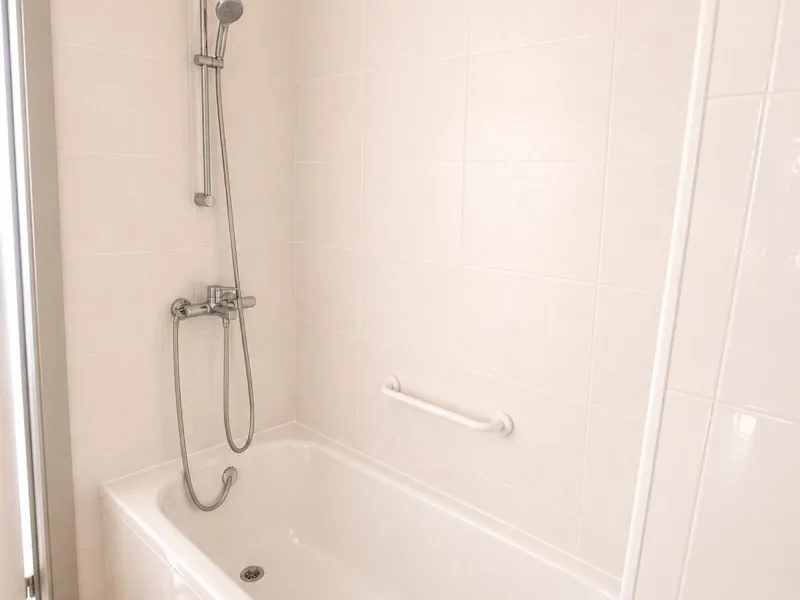 Spacious Apartment with Sea Views & Tourist License – Prime Location