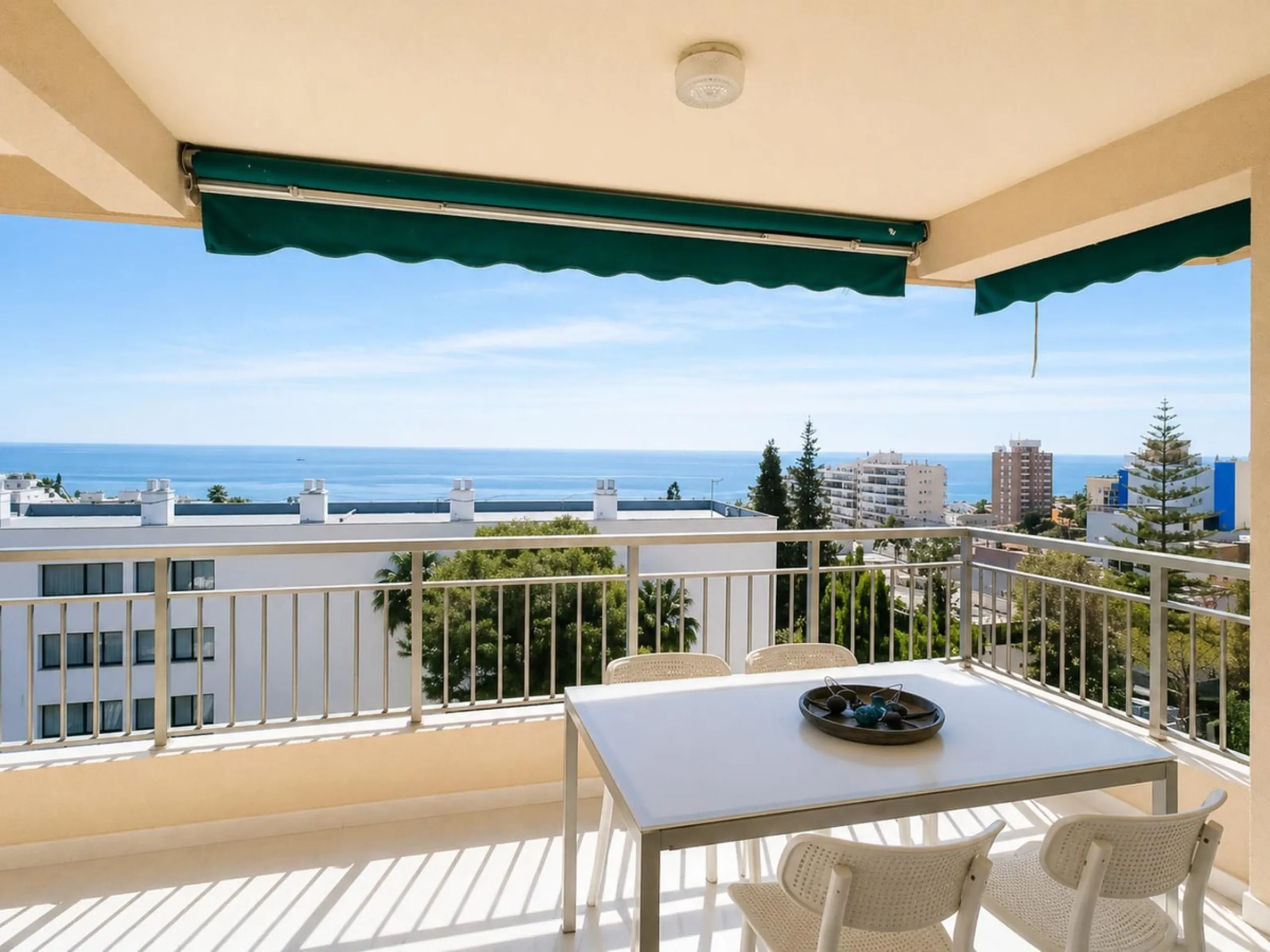Spacious Apartment with Sea Views & Tourist License – Prime Location