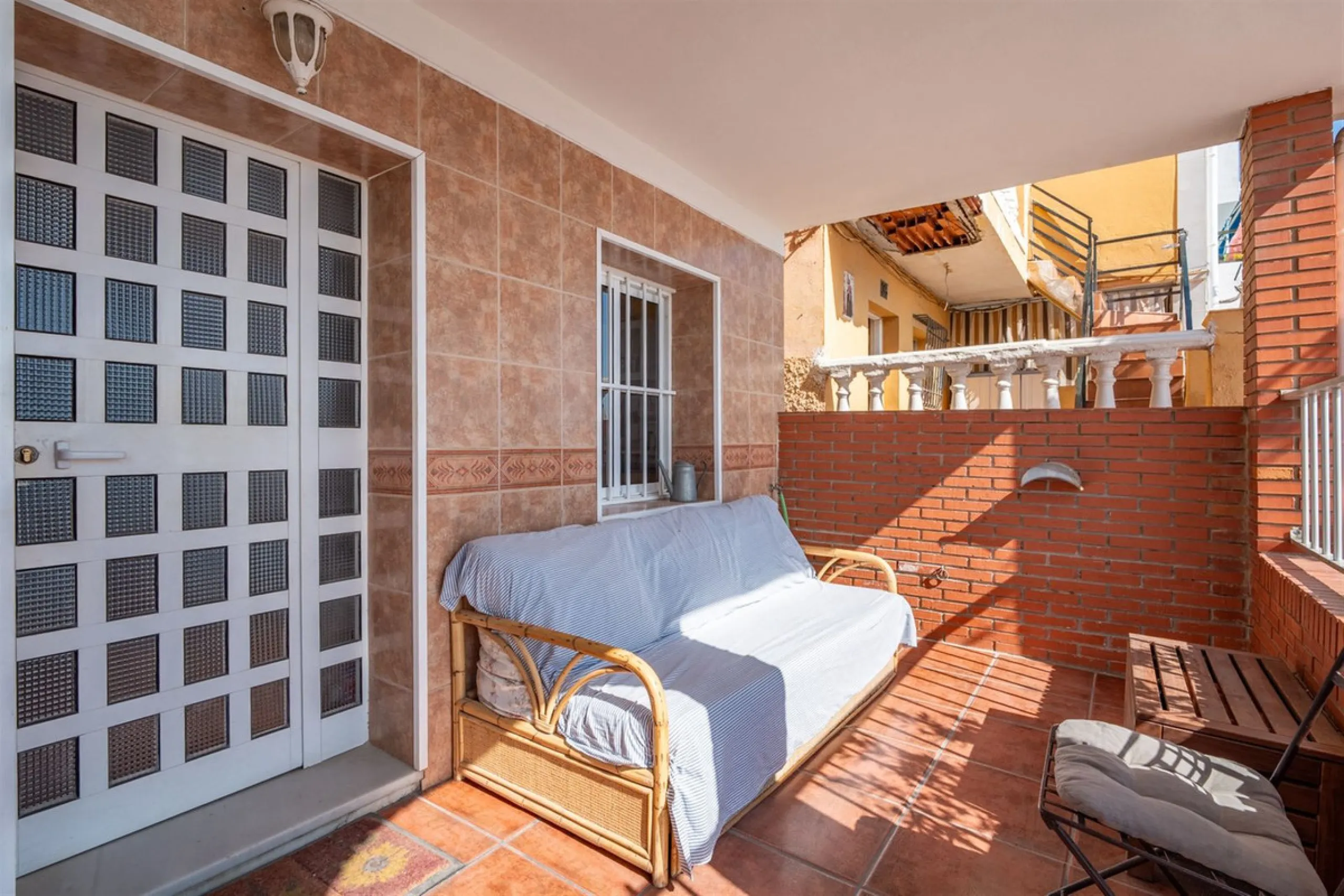 Located on the absolute frontline of the sea in the charming area of El Palo, this is a truly unique property that rarely comes onto the market.