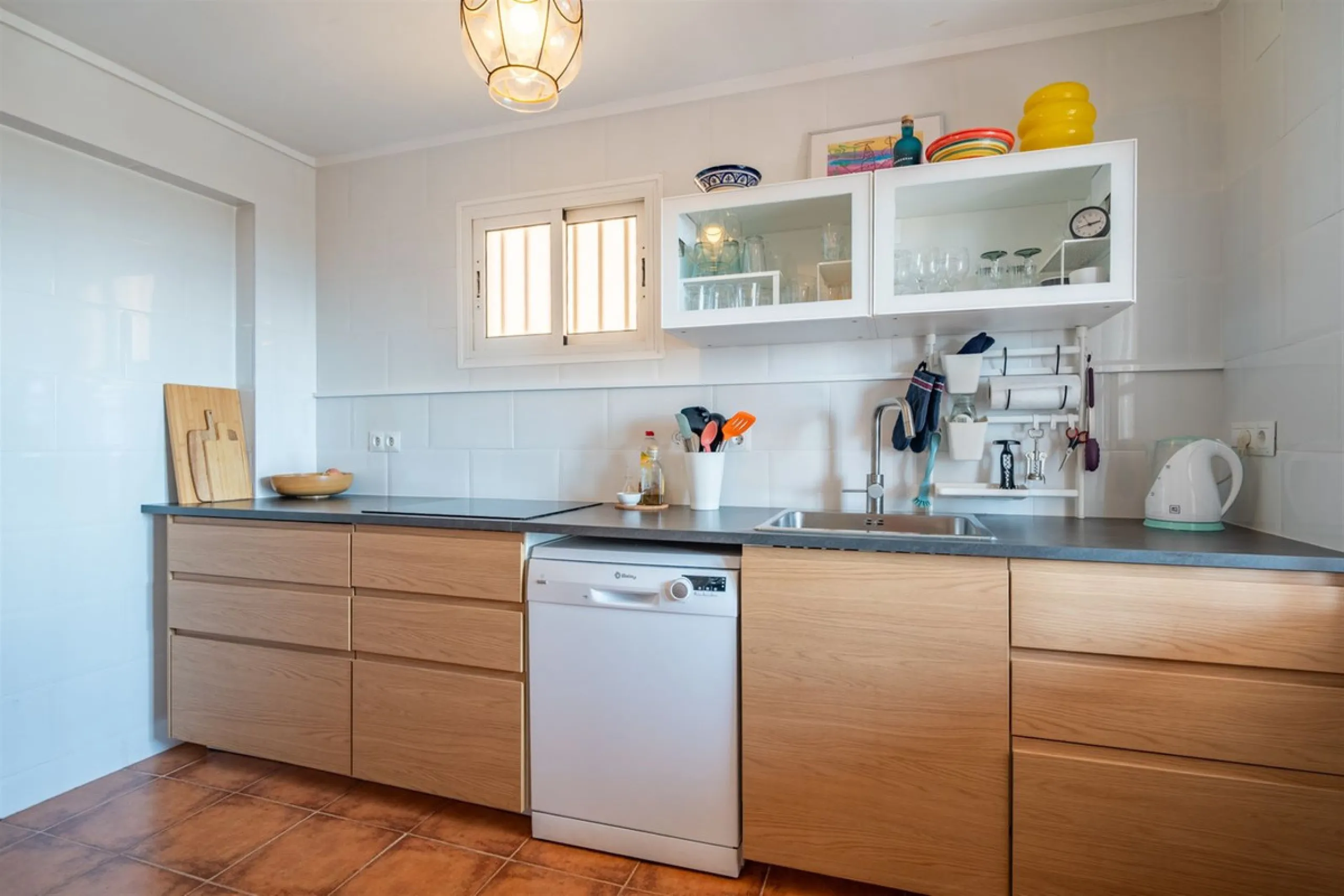 Located on the absolute frontline of the sea in the charming area of El Palo, this is a truly unique property that rarely comes onto the market.