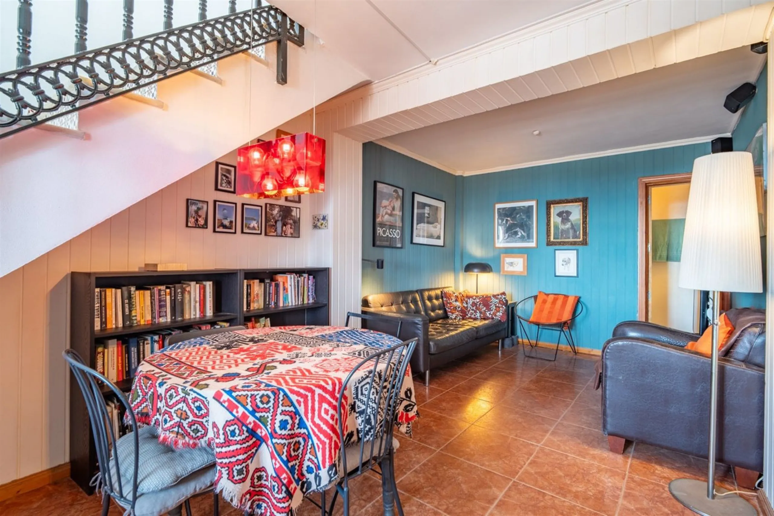 Located on the absolute frontline of the sea in the charming area of El Palo, this is a truly unique property that rarely comes onto the market.