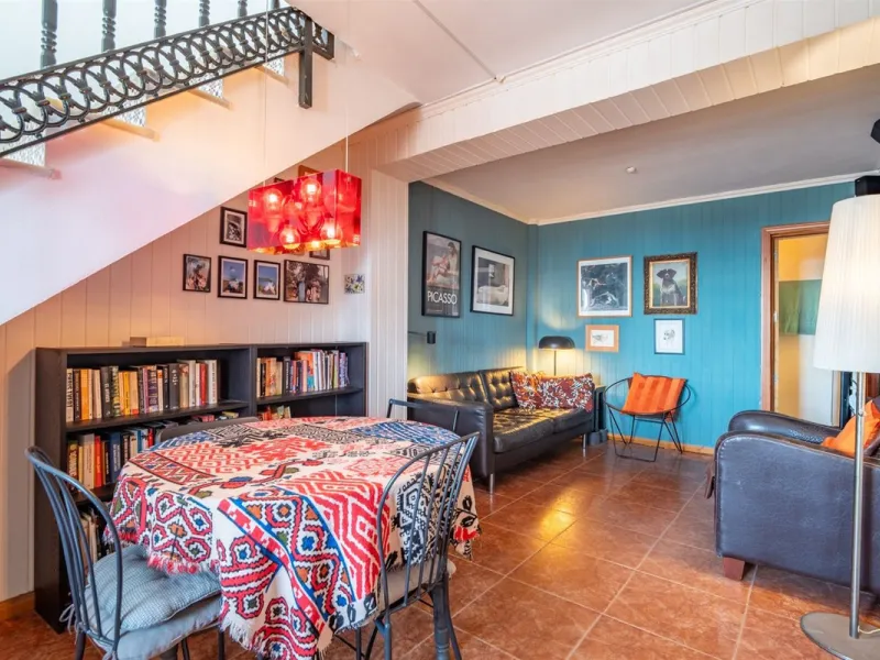 Located on the absolute frontline of the sea in the charming area of El Palo, this is a truly unique property that rarely comes onto the market.