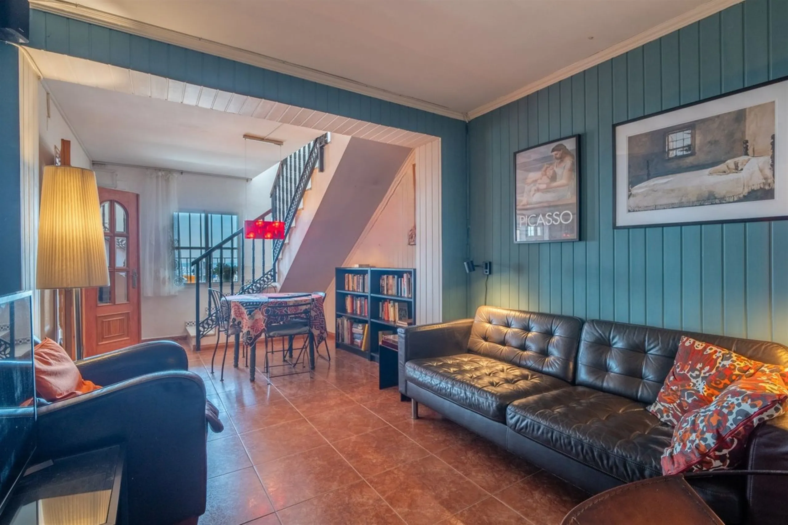 Located on the absolute frontline of the sea in the charming area of El Palo, this is a truly unique property that rarely comes onto the market.