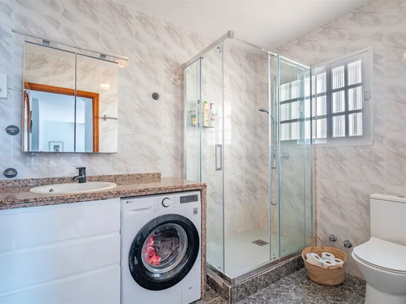 Located on the absolute frontline of the sea in the charming area of El Palo, this is a truly unique property that rarely comes onto the market.