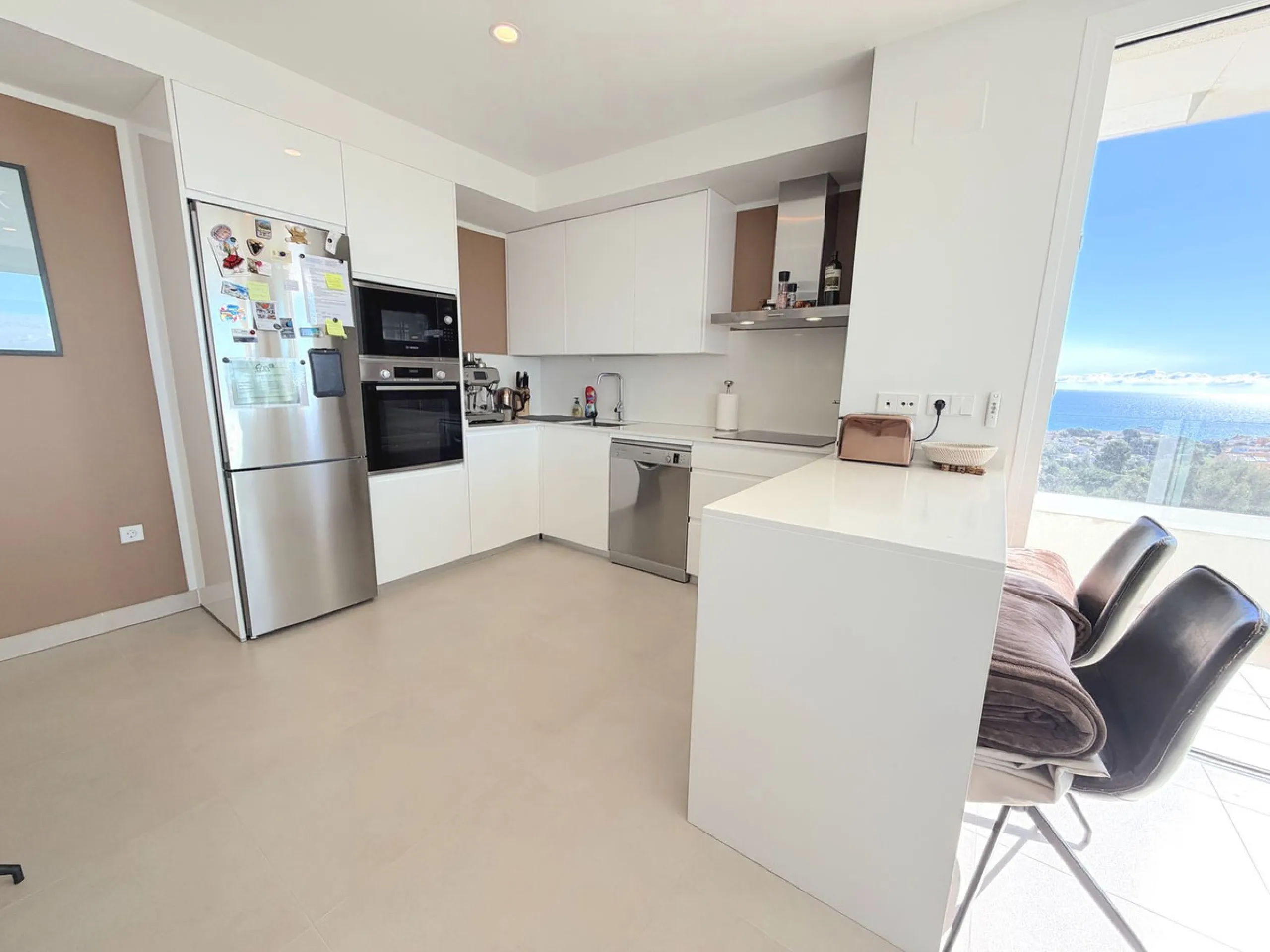 Modern Corner Apartment with Fantastic Panoramic Views in Torreblanca.