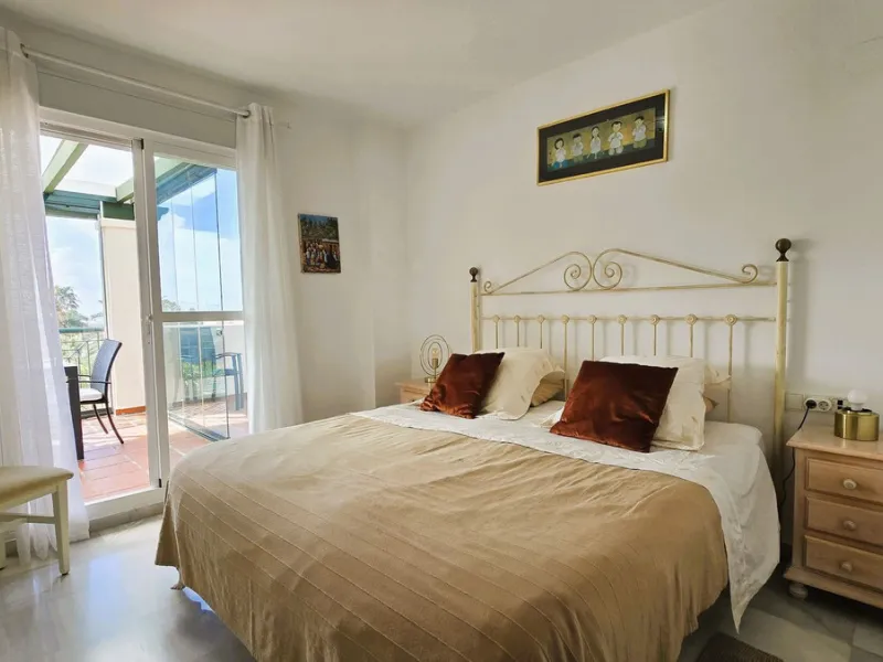 MARBELLA, Nueva Andalucía | South Facing -Top-Floor Apartment | 2 Bed · 2 Bath | Large Sunny Terrace