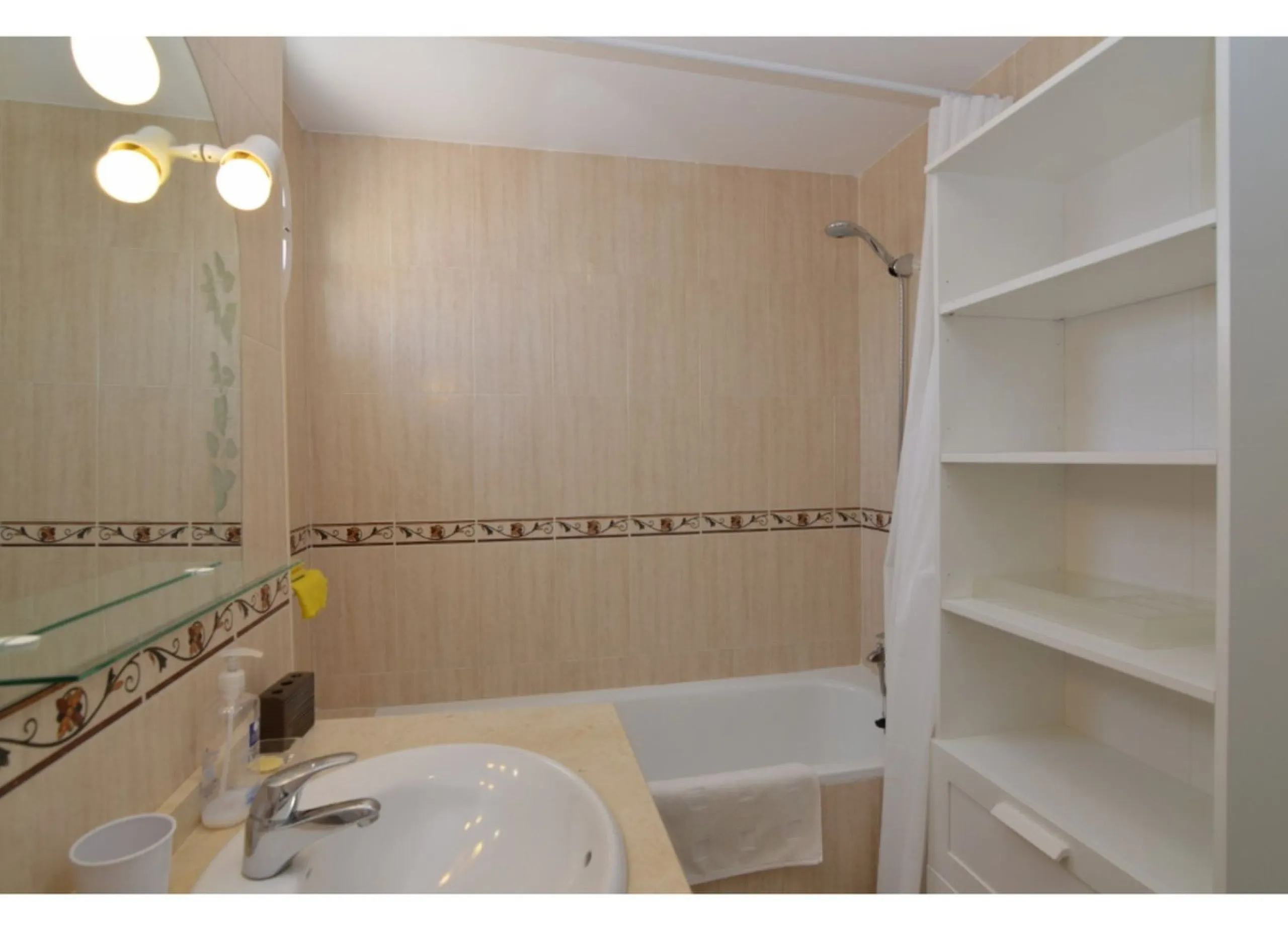 MARBELLA, Nueva Andalucía | South Facing -Top-Floor Apartment | 2 Bed · 2 Bath | Large Sunny Terrace