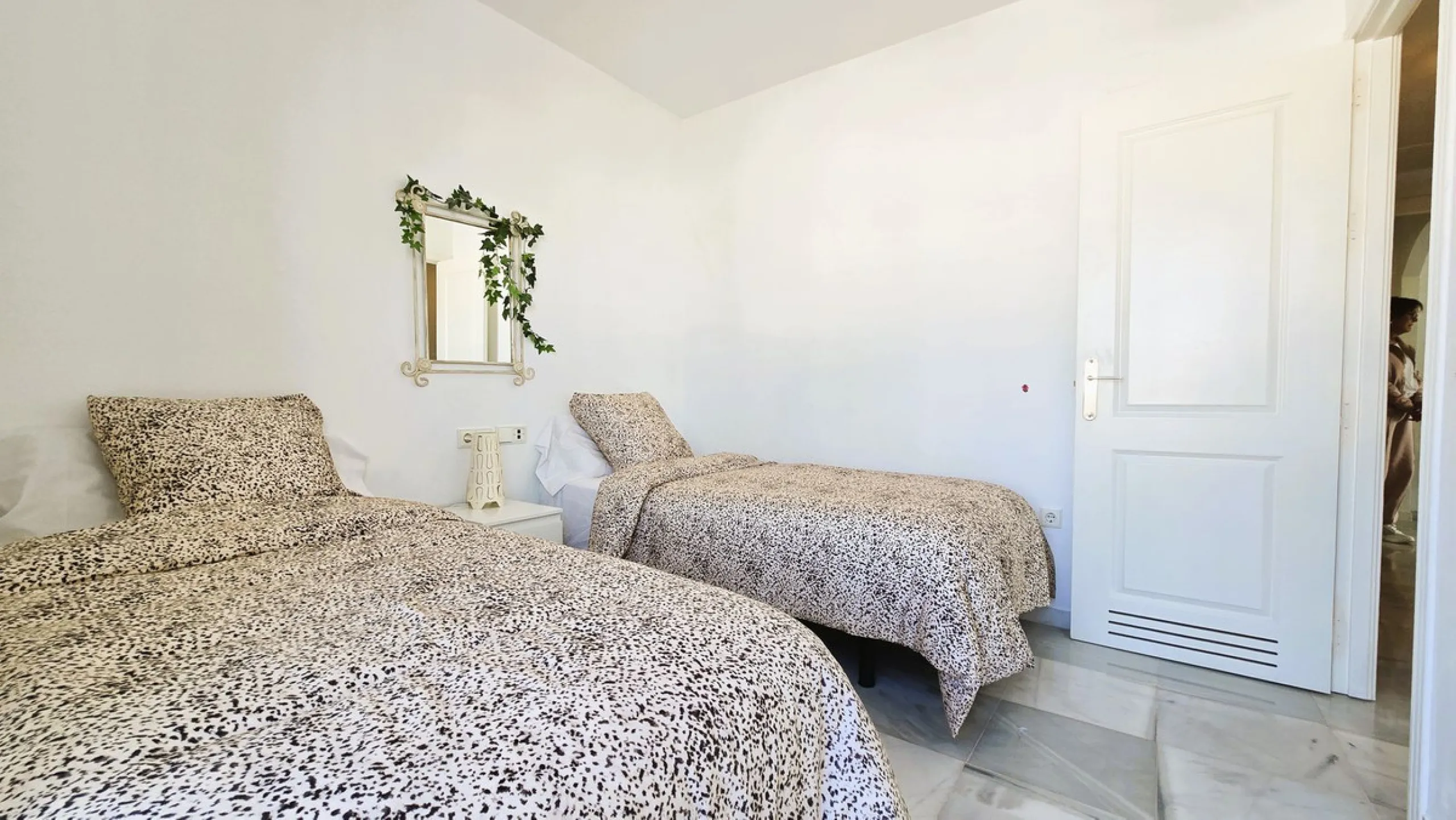 MARBELLA, Nueva Andalucía | South Facing -Top-Floor Apartment | 2 Bed · 2 Bath | Large Sunny Terrace
