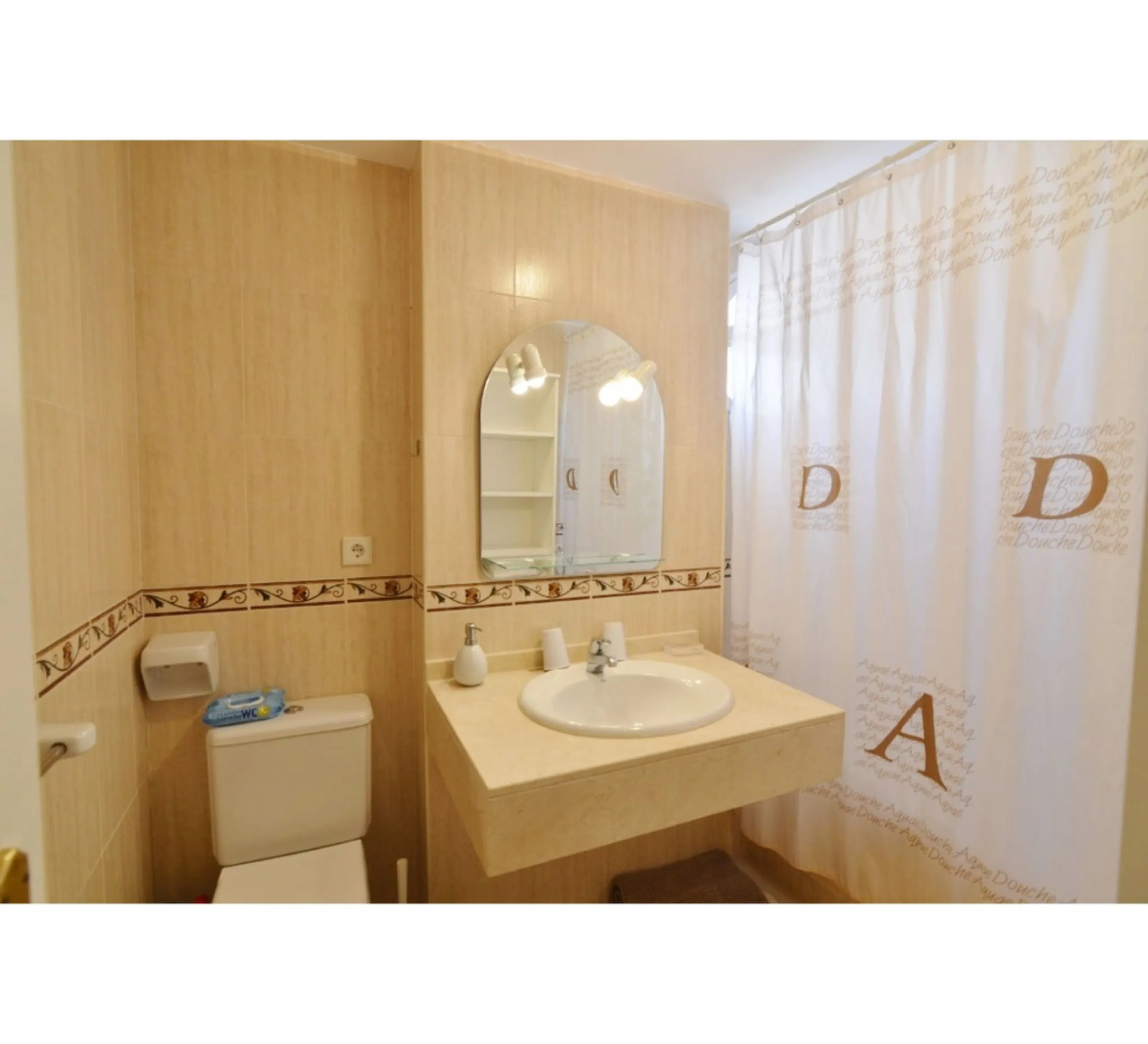 MARBELLA, Nueva Andalucía | South Facing -Top-Floor Apartment | 2 Bed · 2 Bath | Large Sunny Terrace