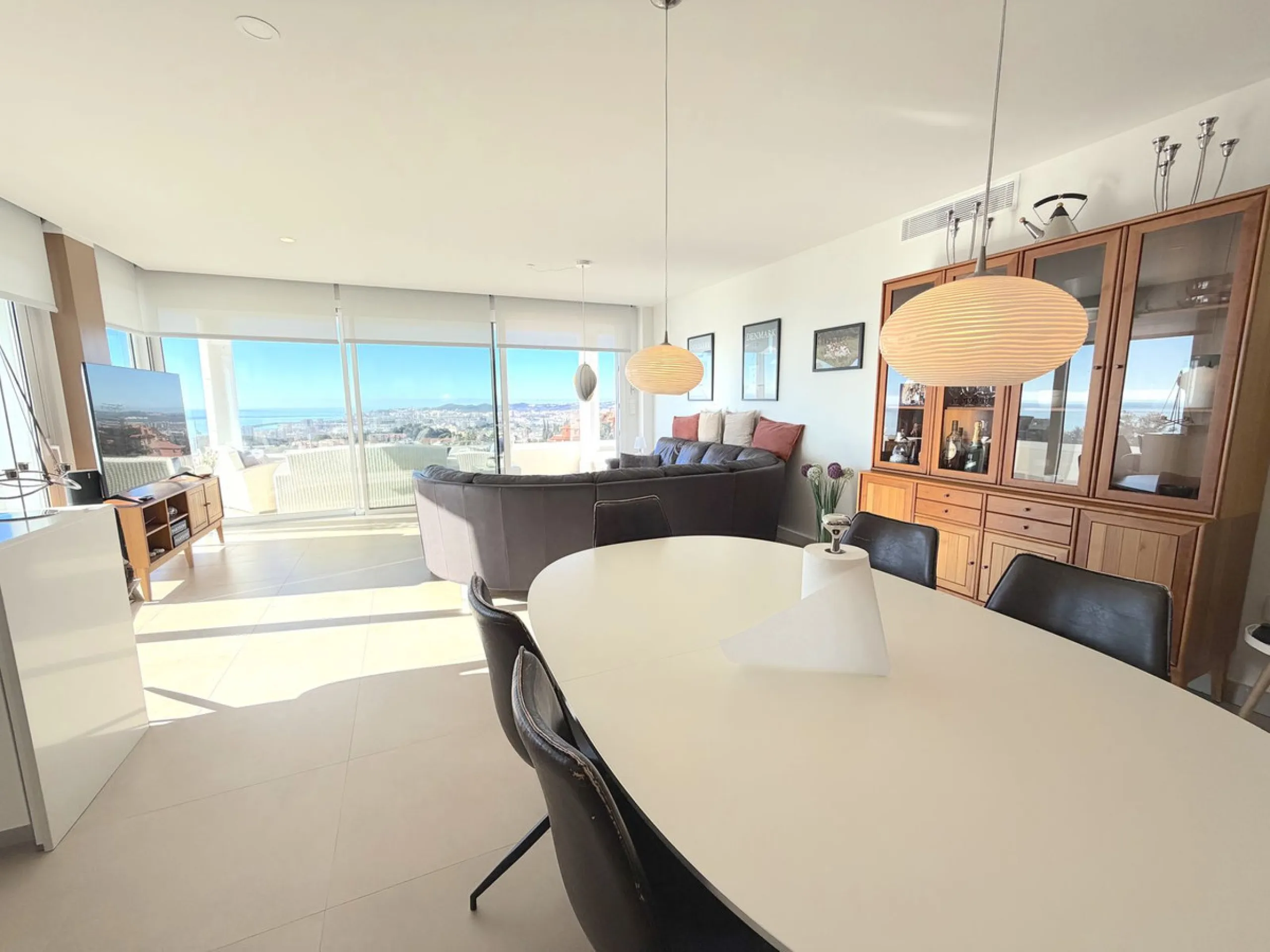 Modern Corner Apartment with Fantastic Panoramic Views in Torreblanca.