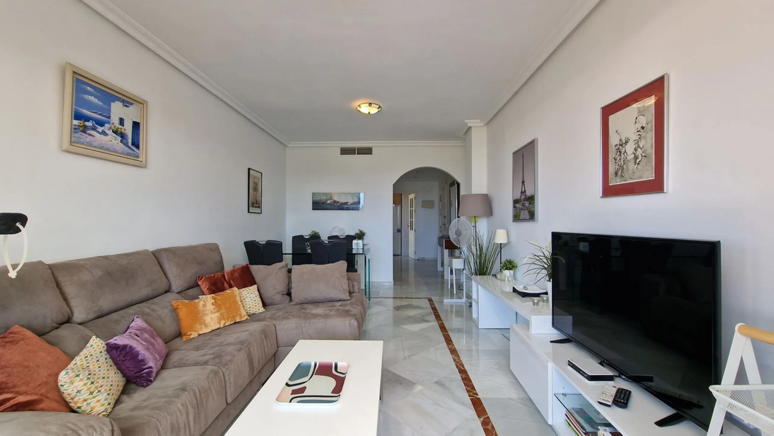 MARBELLA, Nueva Andalucía | South Facing -Top-Floor Apartment | 2 Bed · 2 Bath | Large Sunny Terrace