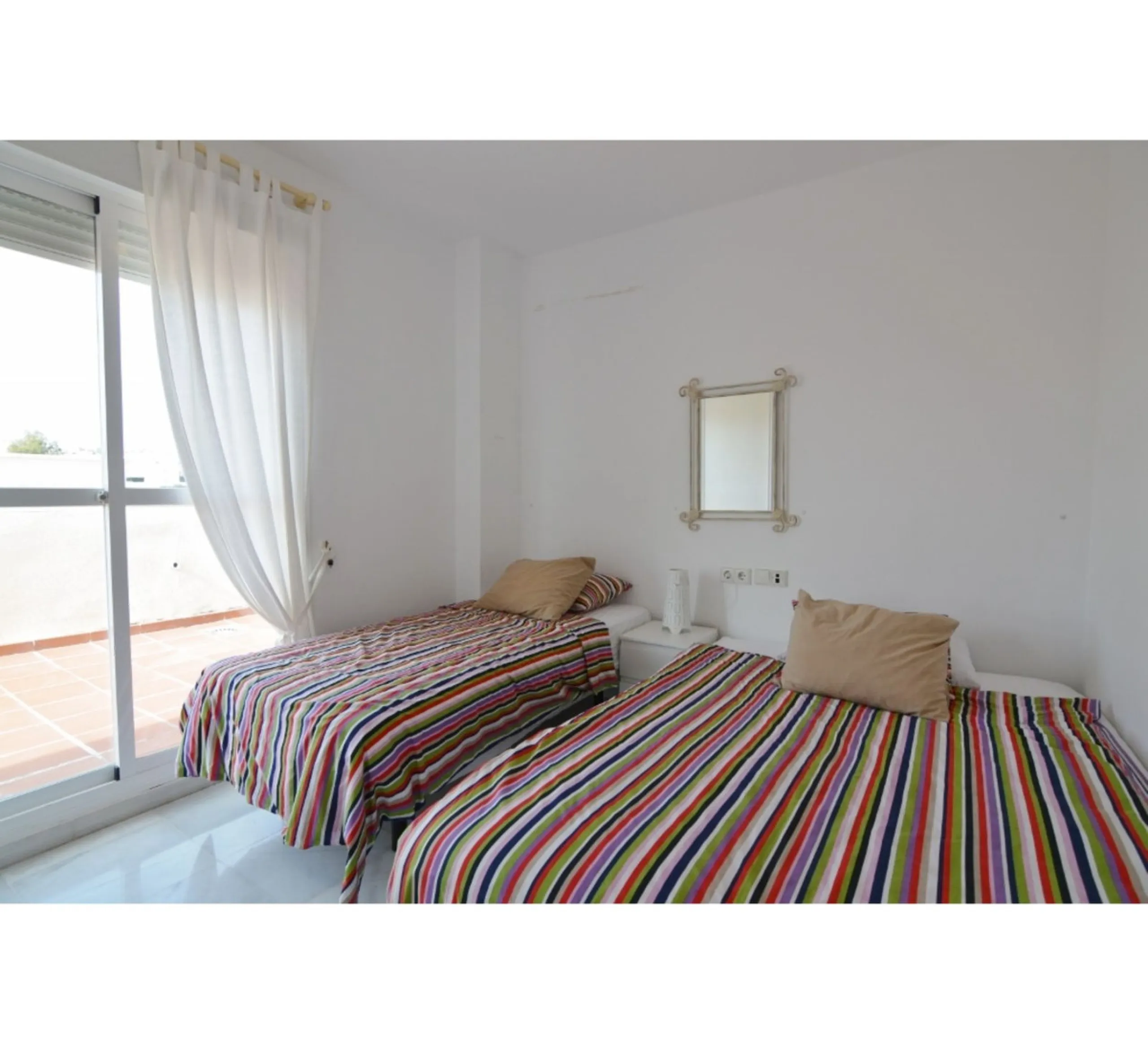 MARBELLA, Nueva Andalucía | South Facing -Top-Floor Apartment | 2 Bed · 2 Bath | Large Sunny Terrace