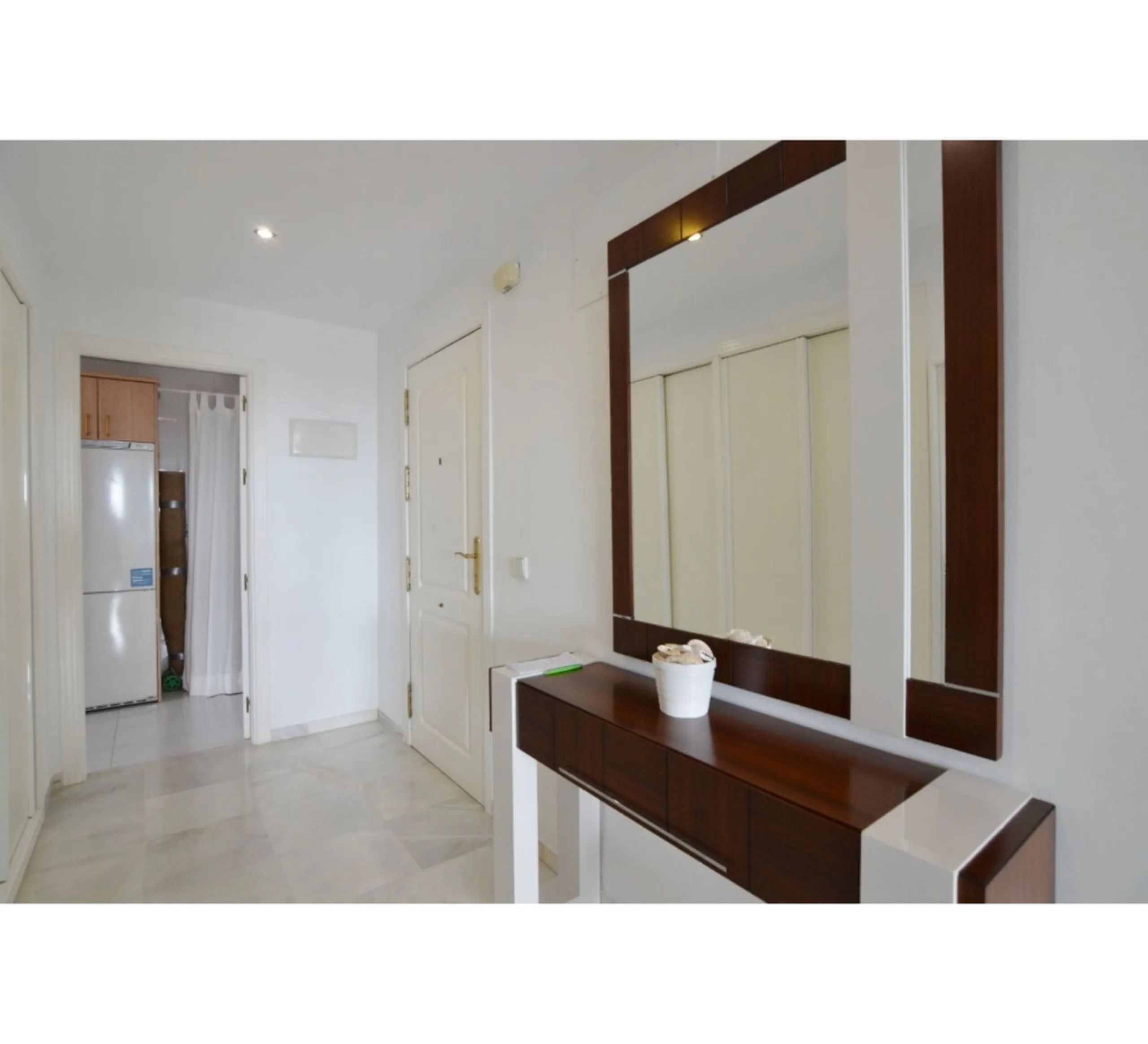 MARBELLA, Nueva Andalucía | South Facing -Top-Floor Apartment | 2 Bed · 2 Bath | Large Sunny Terrace