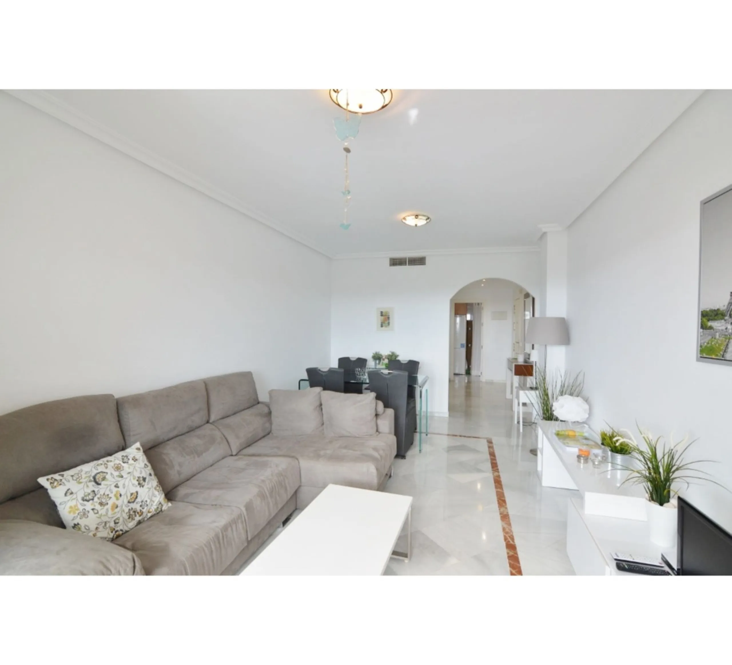 MARBELLA, Nueva Andalucía | South Facing -Top-Floor Apartment | 2 Bed · 2 Bath | Large Sunny Terrace