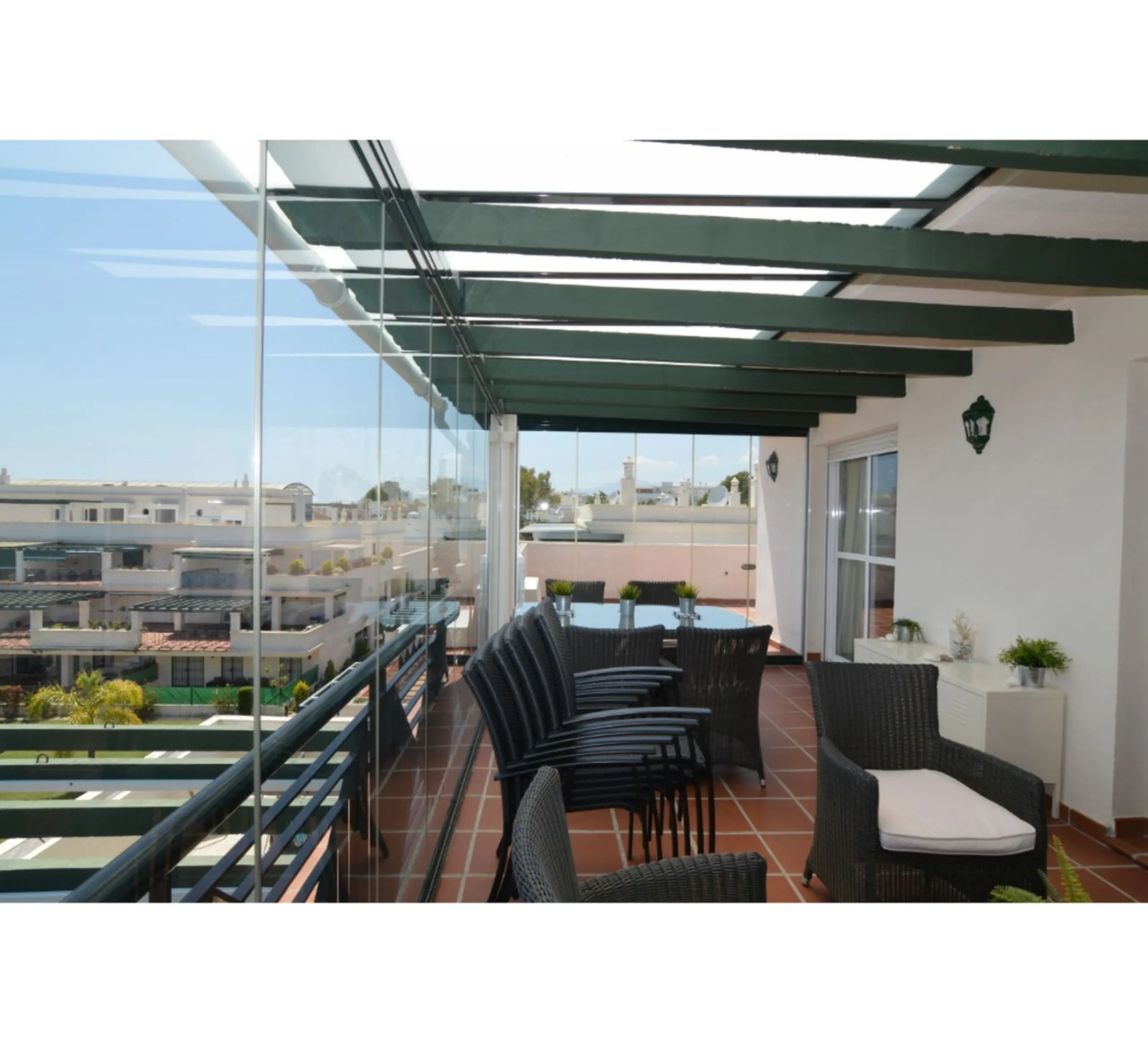 MARBELLA, Nueva Andalucía | South Facing -Top-Floor Apartment | 2 Bed · 2 Bath | Large Sunny Terrace