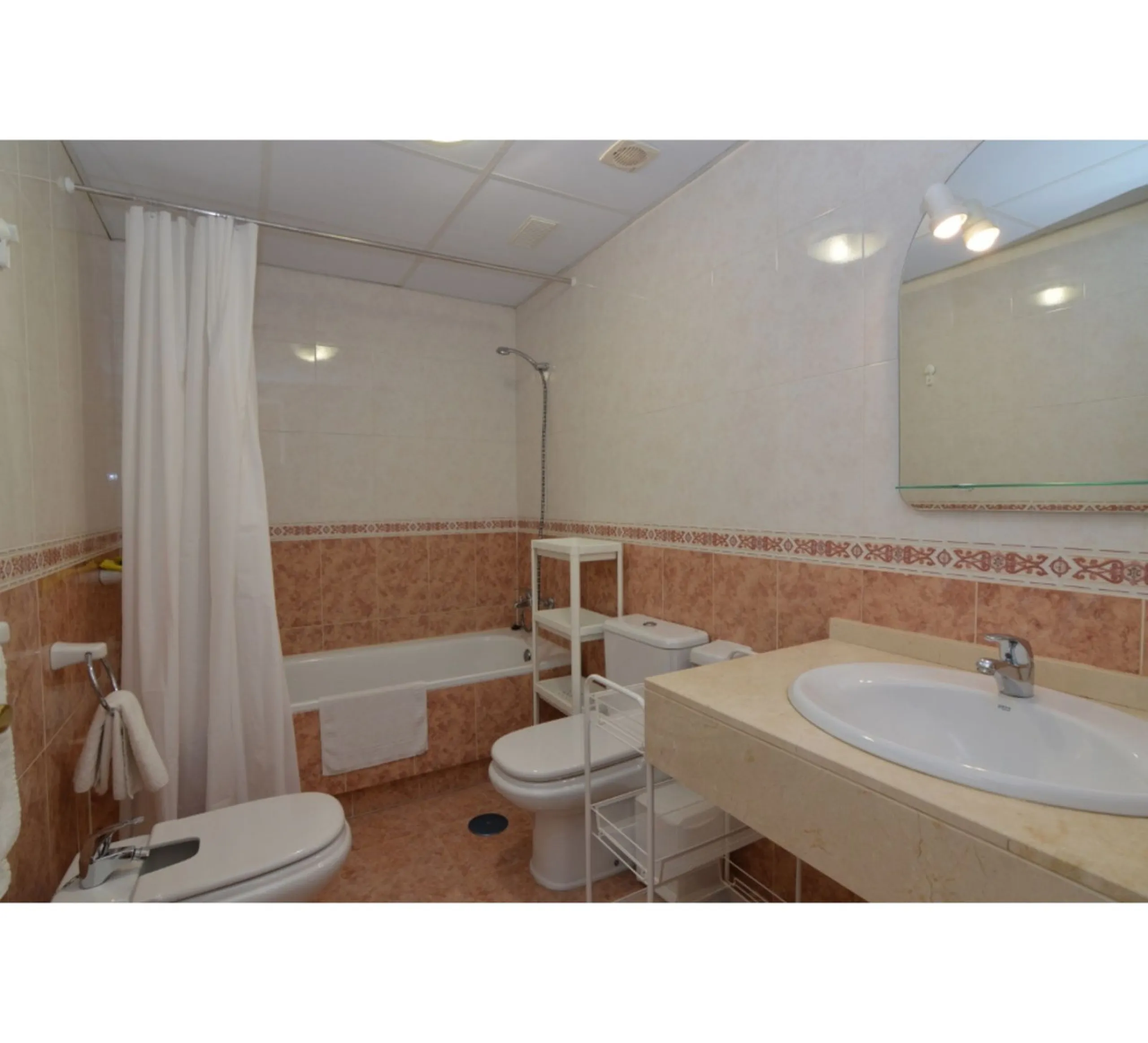 MARBELLA, Nueva Andalucía | South Facing -Top-Floor Apartment | 2 Bed · 2 Bath | Large Sunny Terrace