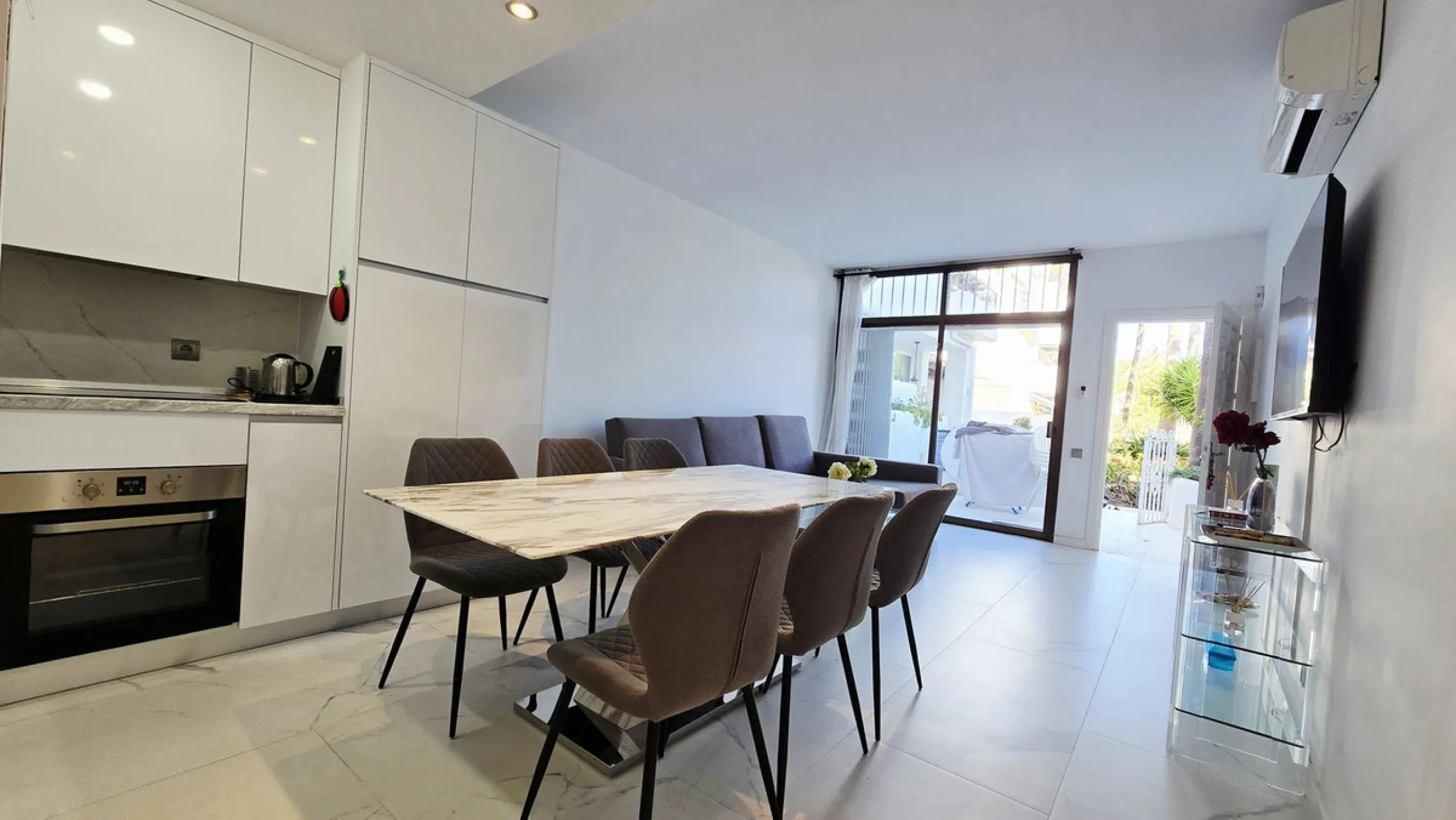 PUERTO BANÚS – LUXURY 1-BEDROOM APARTMENT IN LA ALCAZABA