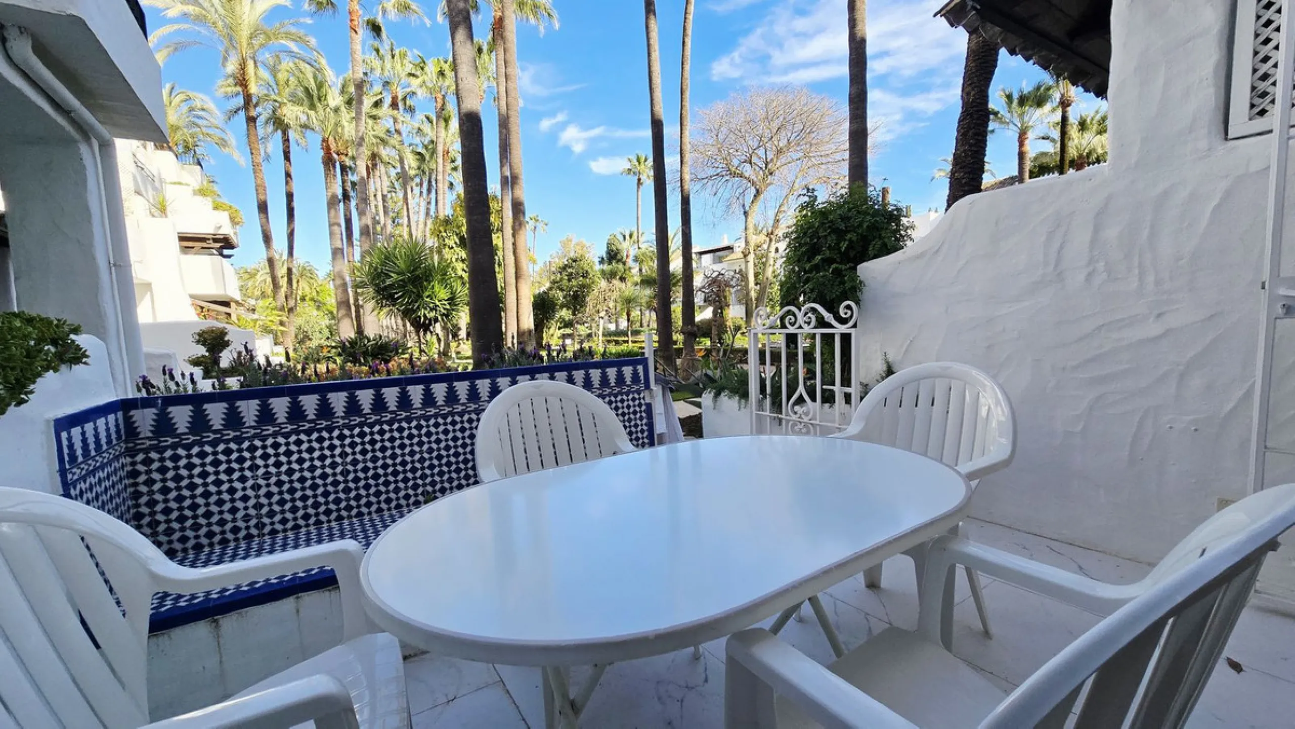 PUERTO BANÚS – LUXURY 1-BEDROOM APARTMENT IN LA ALCAZABA