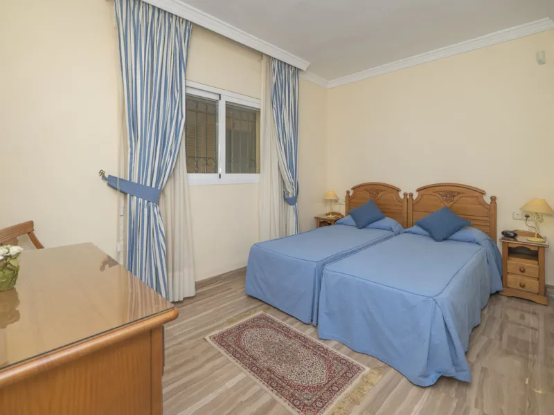 Great Middle Floor Apartment at Hacienda Playa, Elviria beachside. The best and most important development beachside Elviria would be Hacienda Playa Complex, made up of several phases and boasting high end building materials and finishes, as well as prope